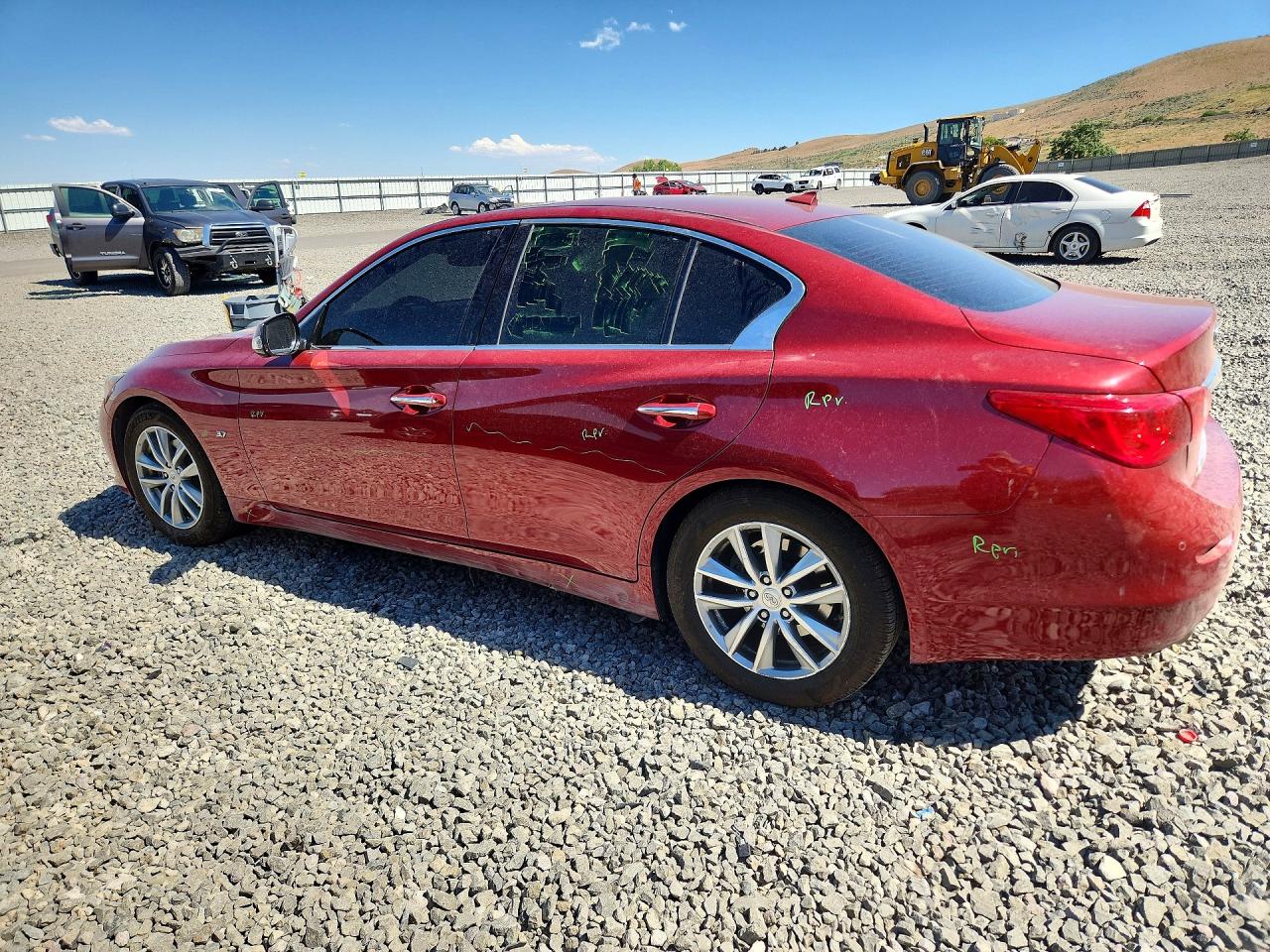 2014 Infiniti Q50 Premium Red vin: JN1BV7AP5EM675974