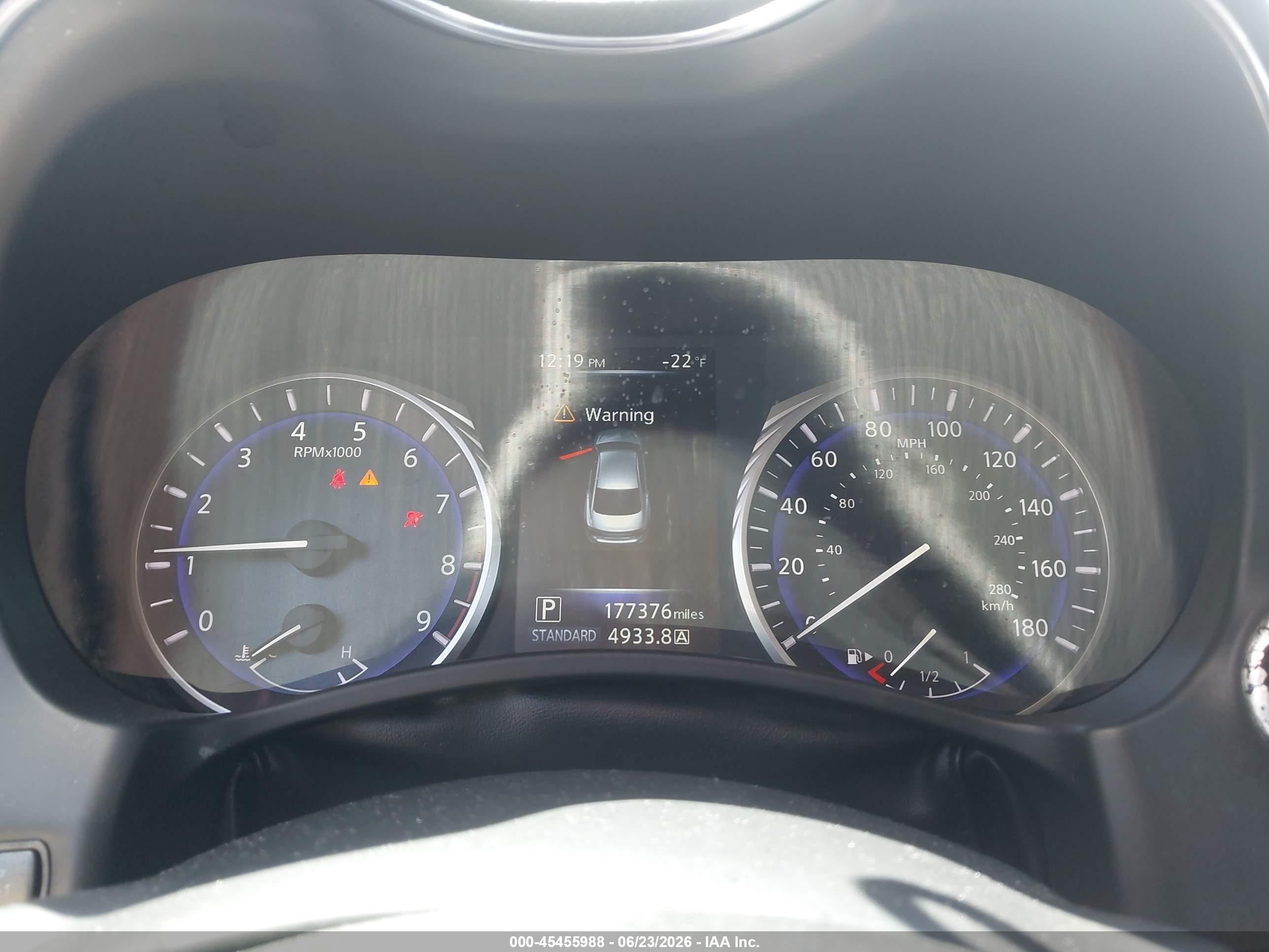 2014 Infiniti Q50 Premium Silver vin: JN1BV7AP5EM682584