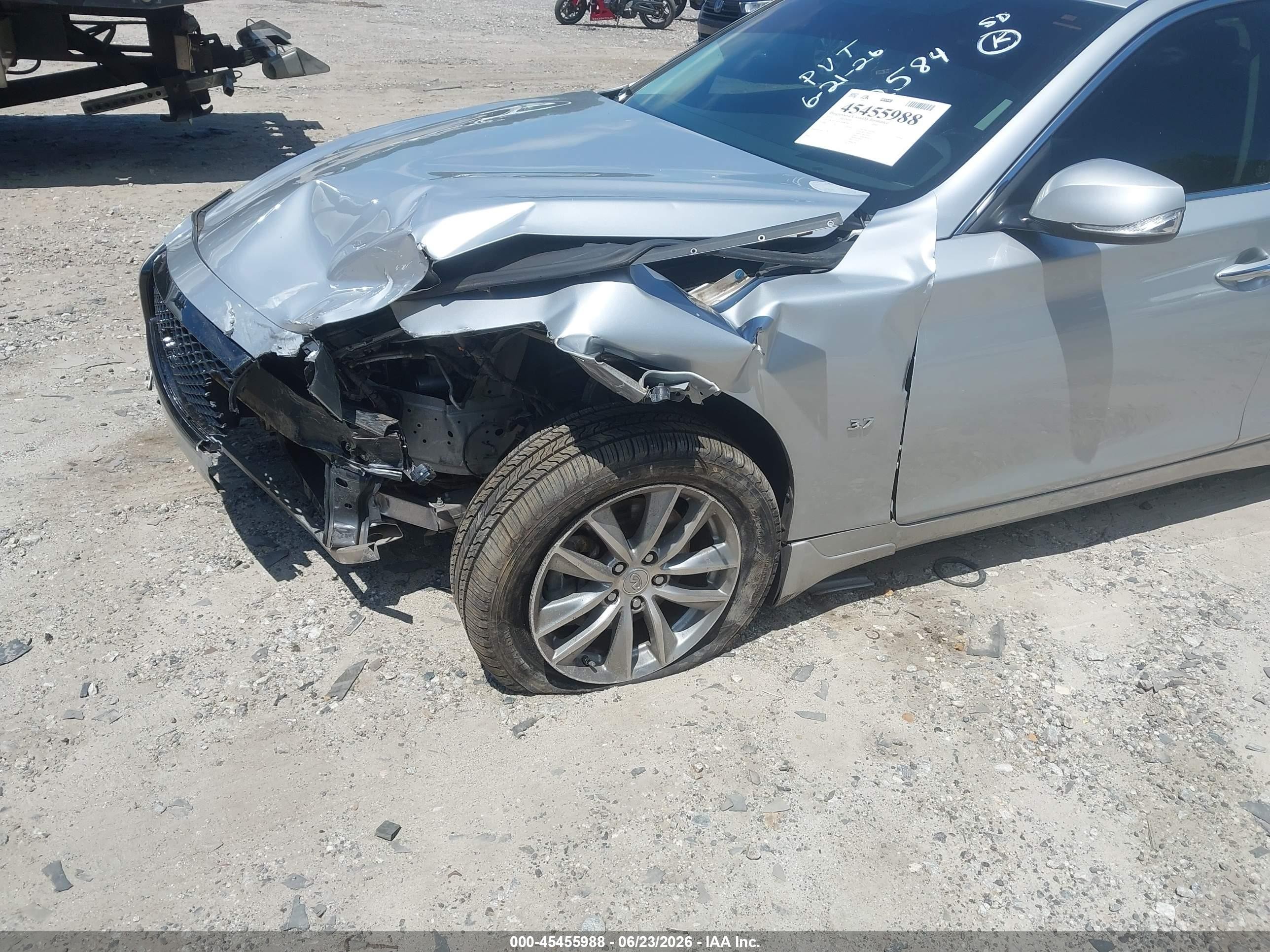 2014 Infiniti Q50 Premium Silver vin: JN1BV7AP5EM682584