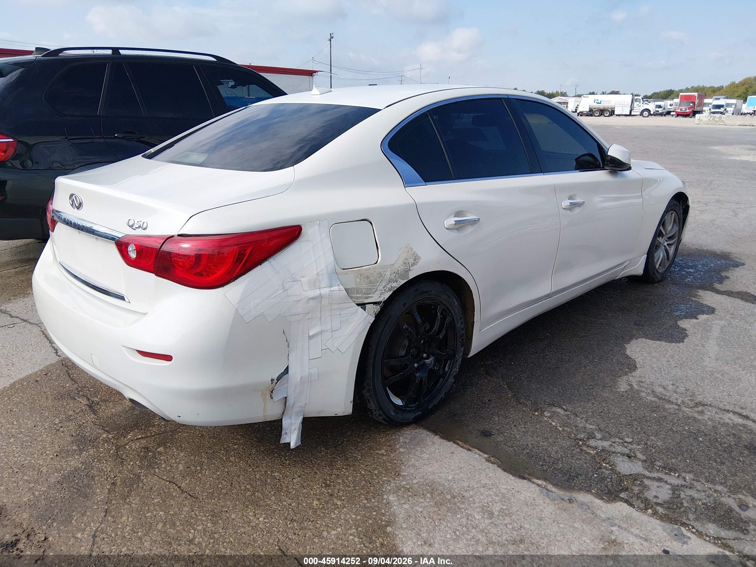 2015 Infiniti Q50 Premium Champagne vin: JN1BV7AP5FM335032