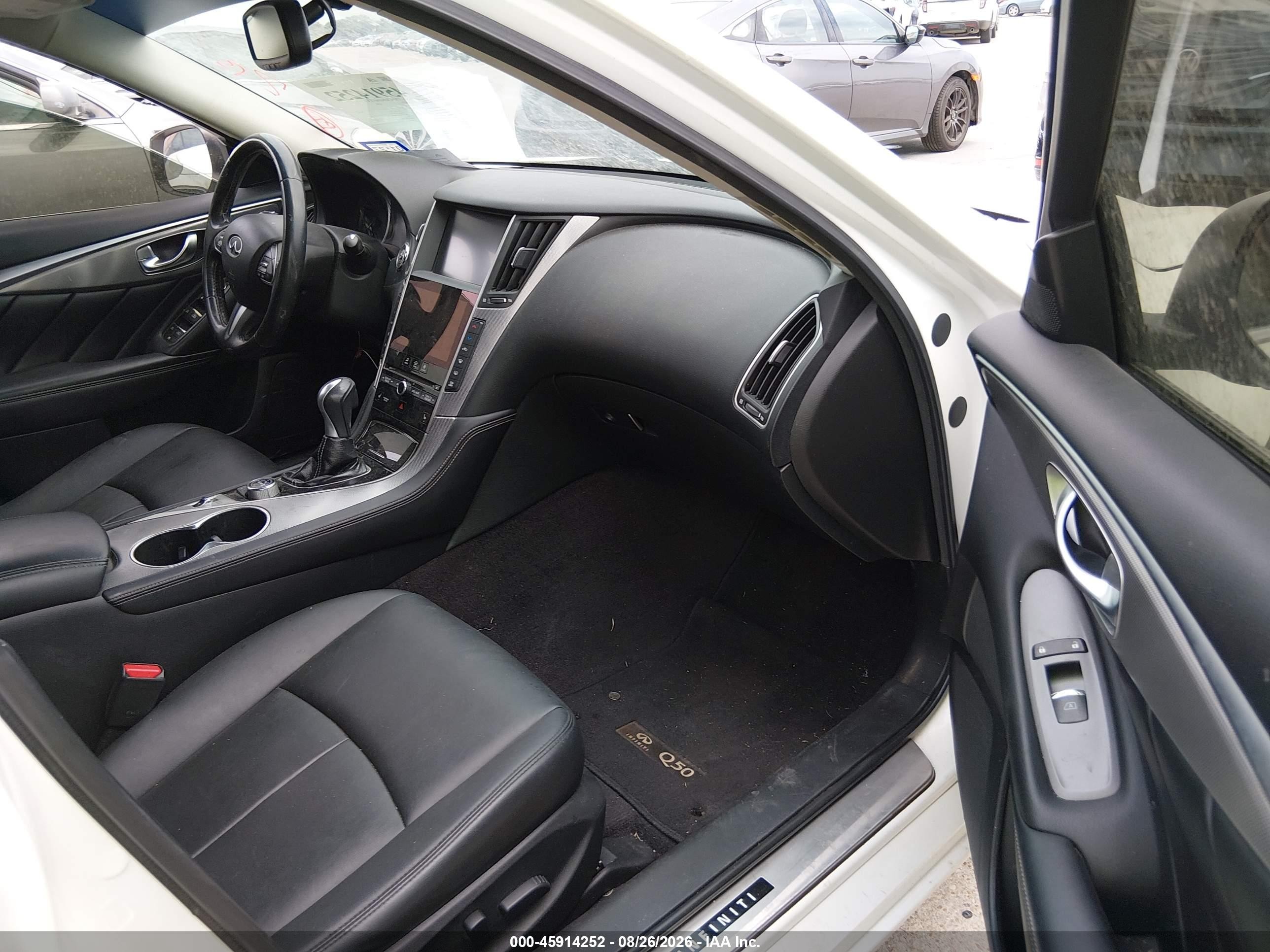 2015 Infiniti Q50 Premium Champagne vin: JN1BV7AP5FM335032