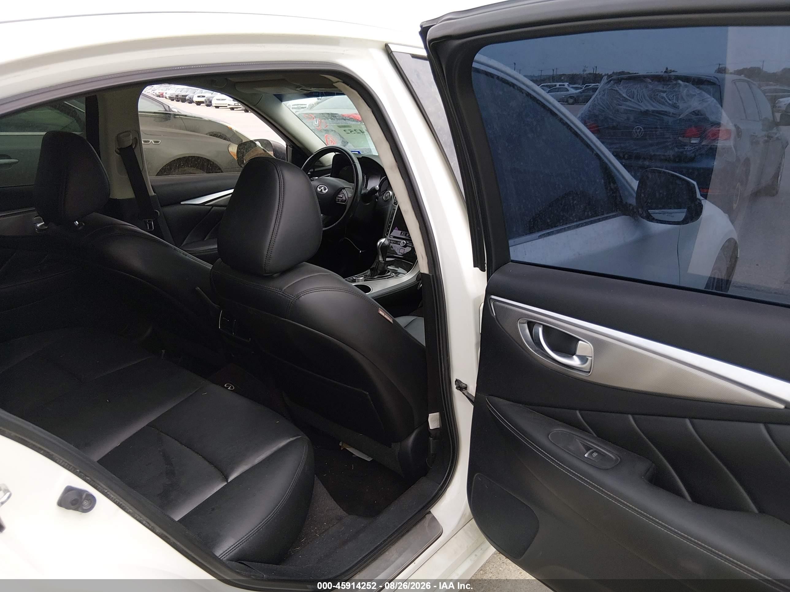 2015 Infiniti Q50 Premium Champagne vin: JN1BV7AP5FM335032