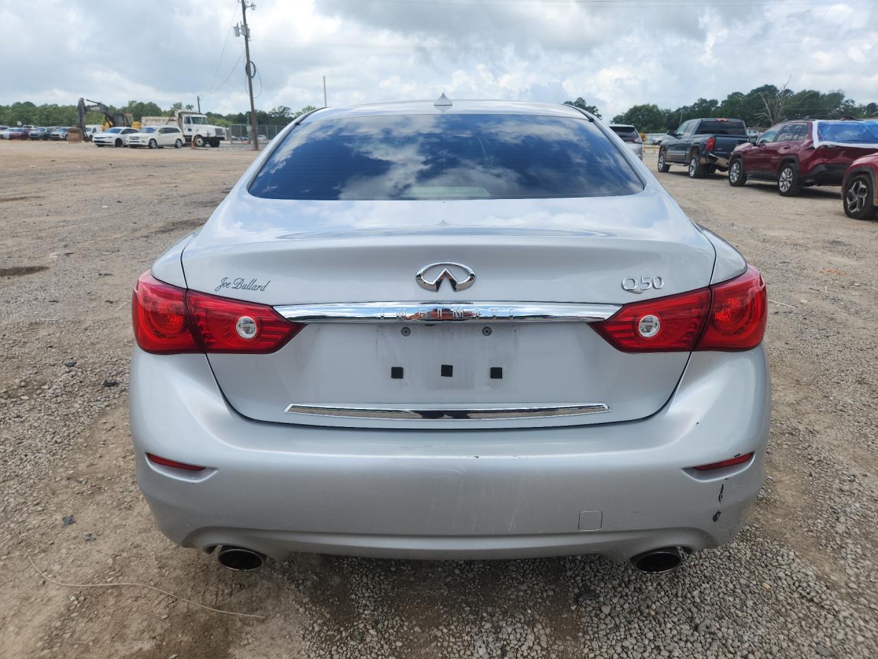 2015 Infiniti Q50 Premium Серебряный vin: JN1BV7AP5FM336827 Damage: Rear Bumper/Cover, Scraped, 5 To 6 Inches