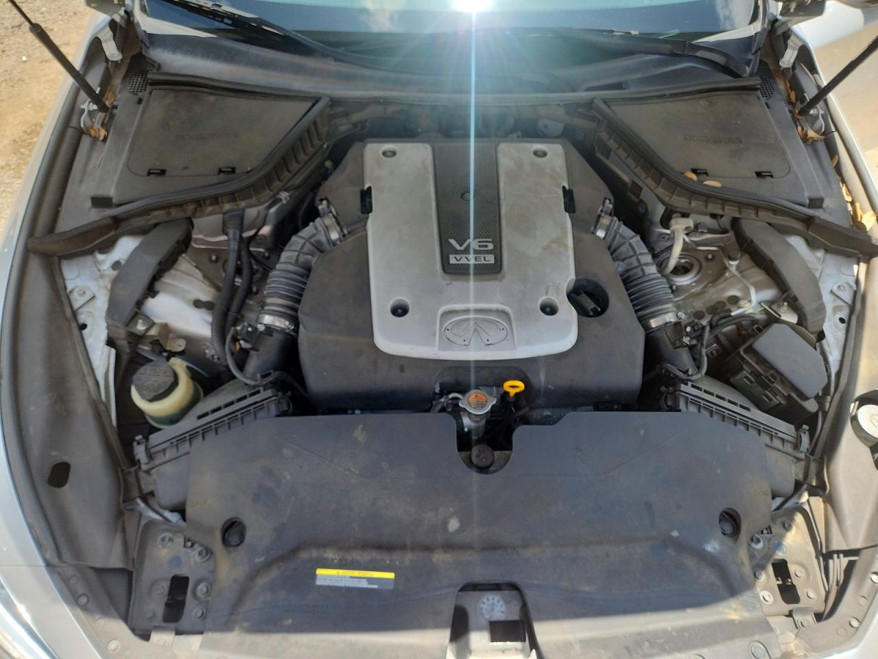2015 Infiniti Q50 Premium Серебряный vin: JN1BV7AP5FM336827