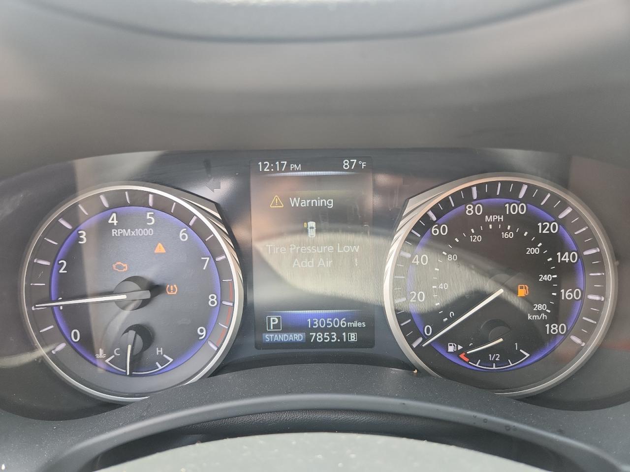 2015 Infiniti Q50 Premium Серебряный vin: JN1BV7AP5FM336827 Damage: Warning Light - Engine, On, Unacceptable