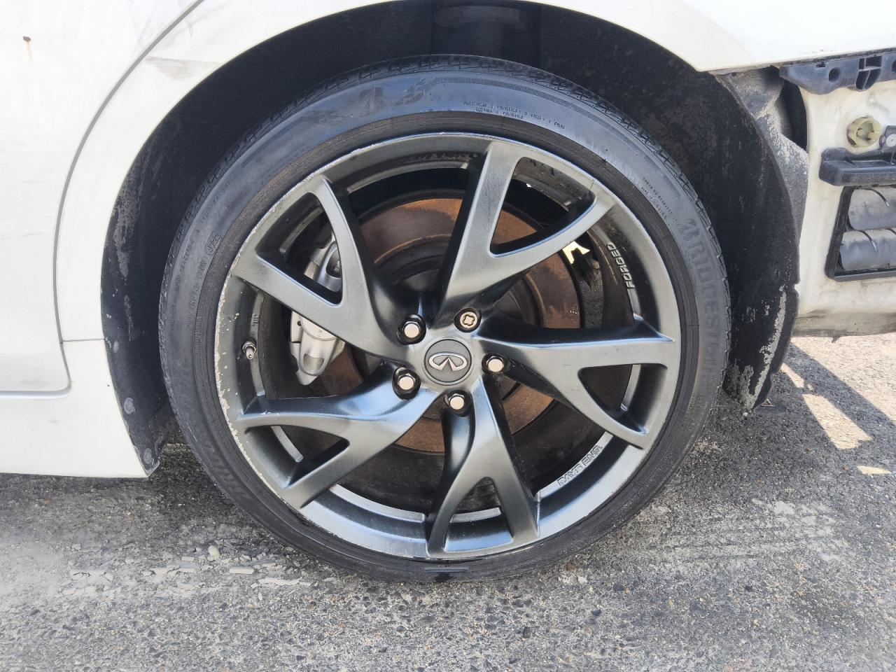 2015 Infiniti Q50 Sport White vin: JN1BV7AP5FM340232 Damage: Left Rear Wheel, Curb Rash, > 12 Inches