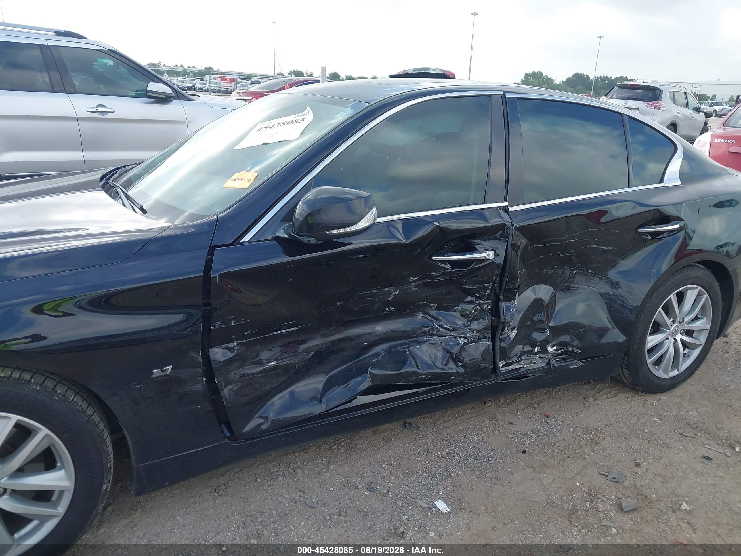 2015 Infiniti Q50 Premium Black vin: JN1BV7AP5FM345530