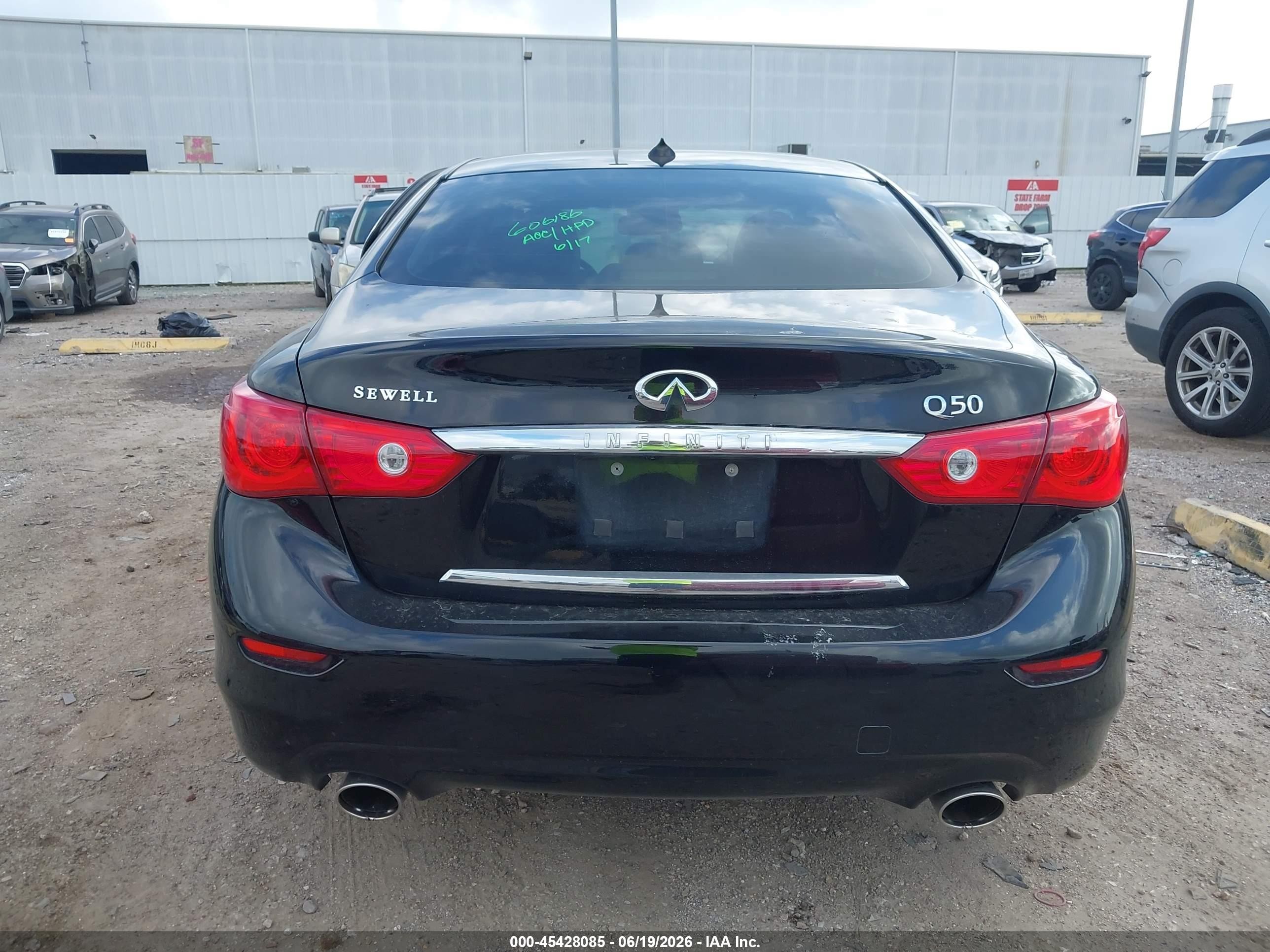 2015 Infiniti Q50 Premium Black vin: JN1BV7AP5FM345530