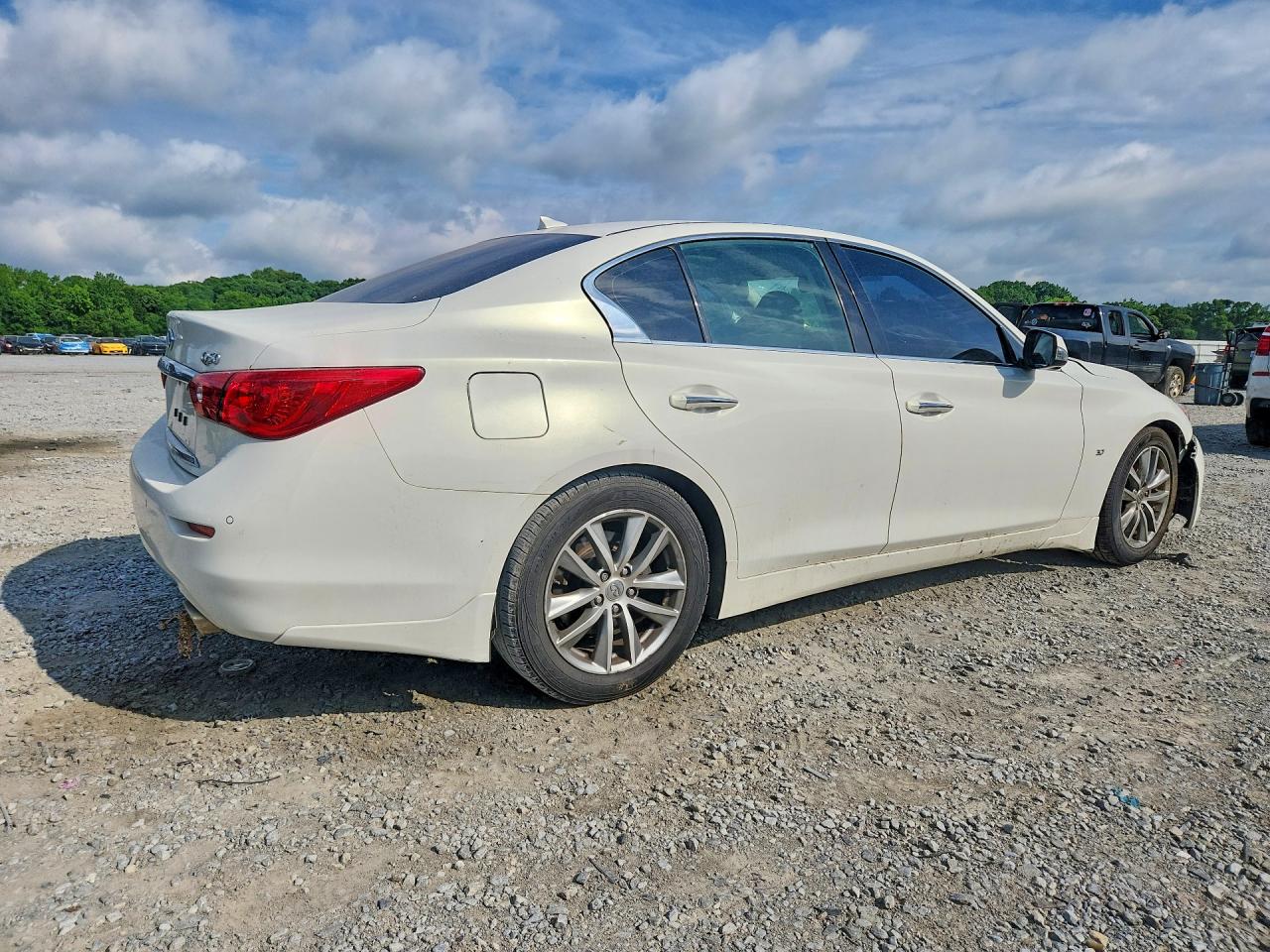 2015 Infiniti Q50 Premium White vin: JN1BV7AP5FM346497