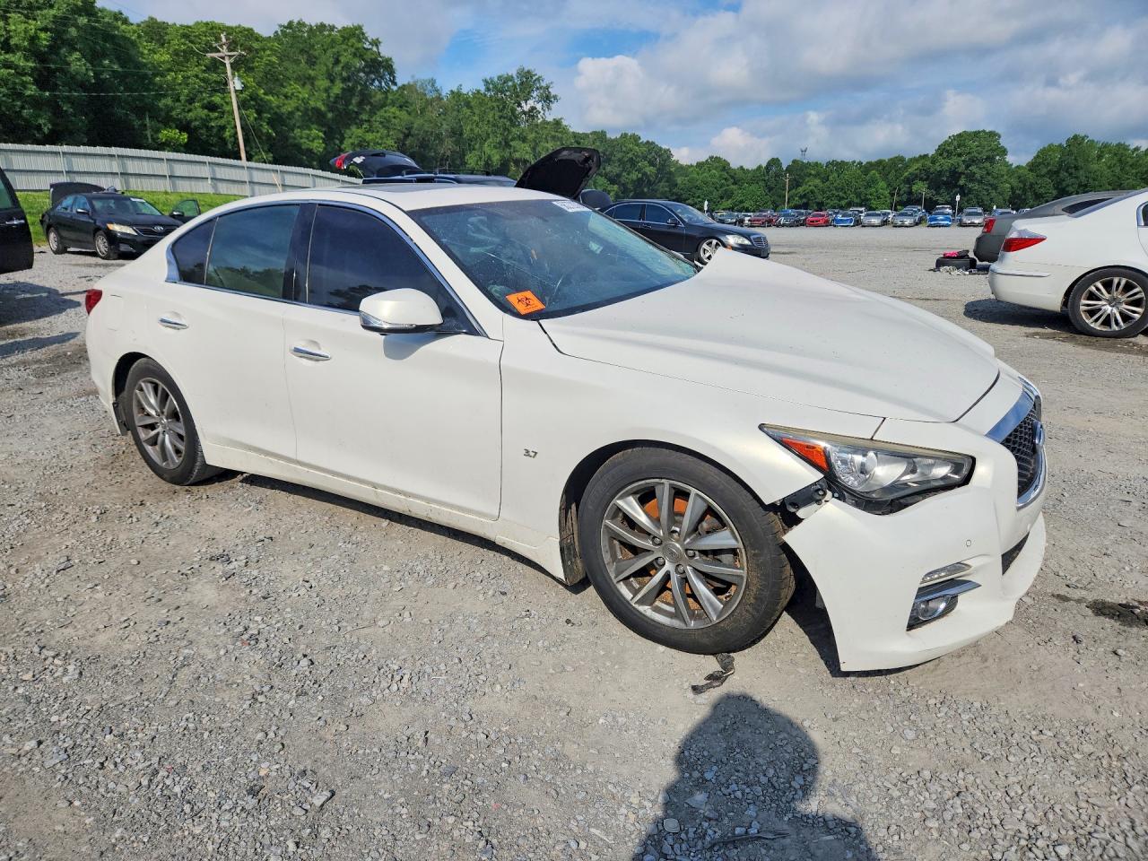 2015 Infiniti Q50 Premium White vin: JN1BV7AP5FM346497