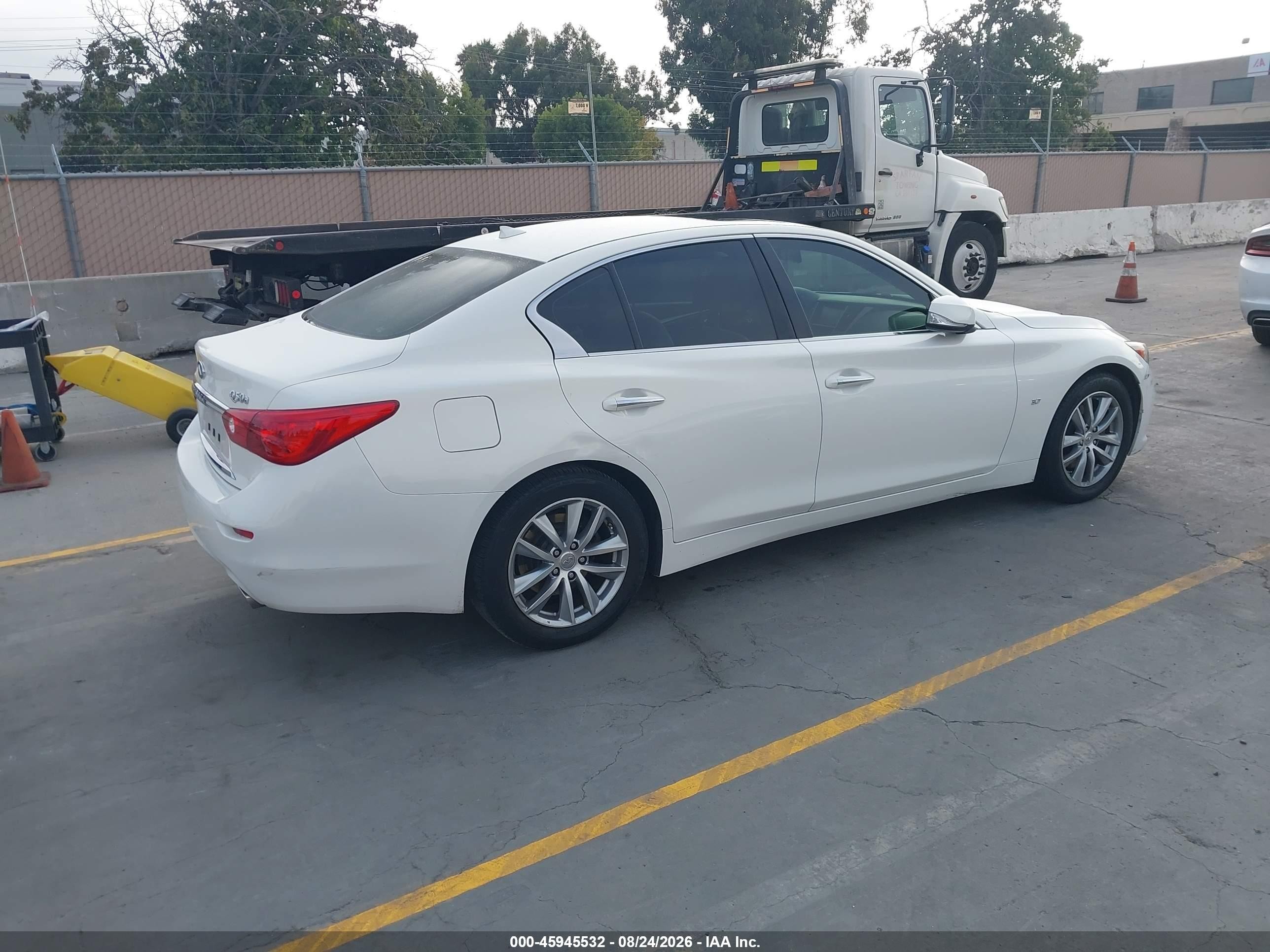 2015 Infiniti Q50   White vin: JN1BV7AP5FM352882