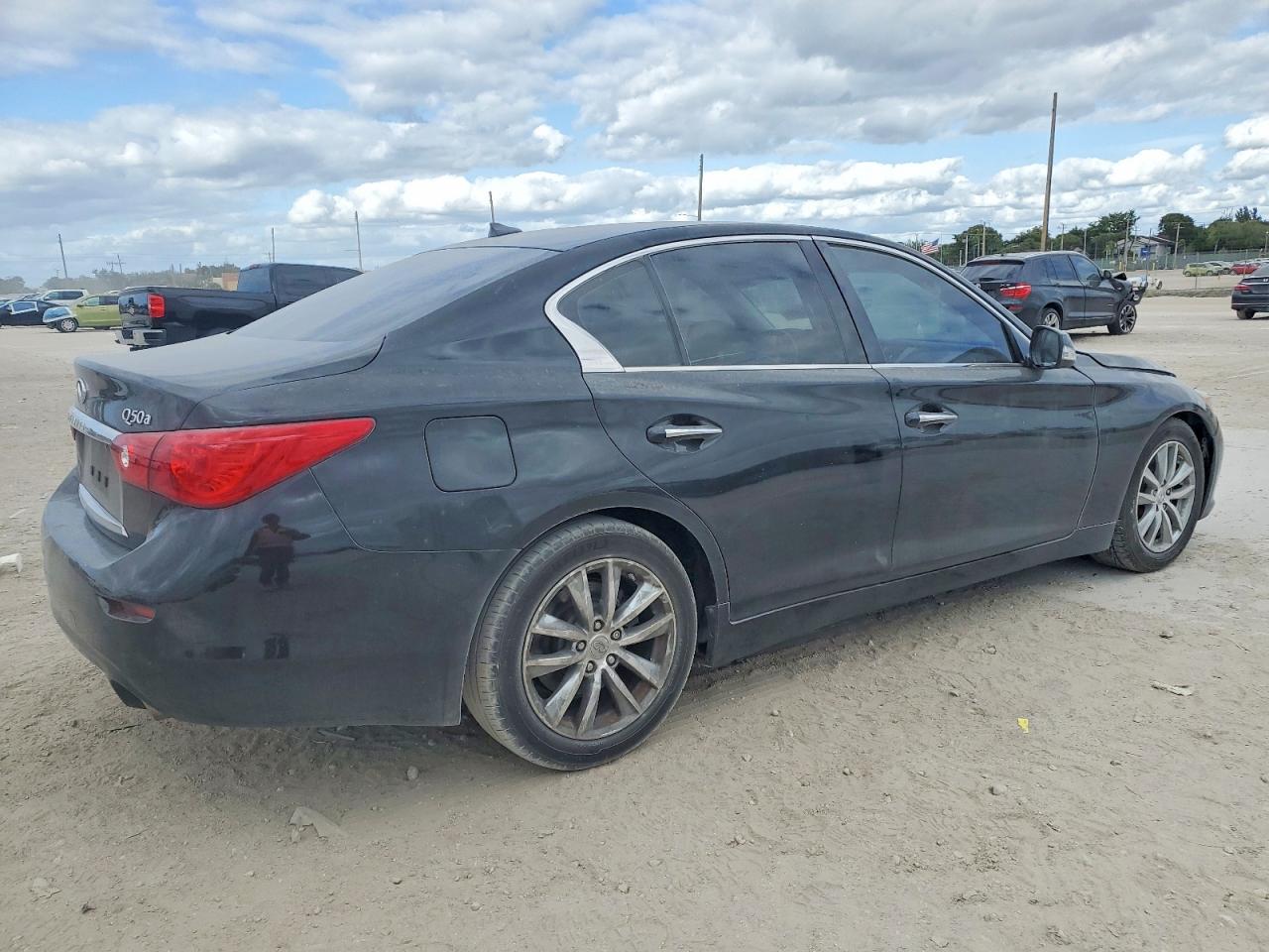 2015 Infiniti Q50 Base Black vin: JN1BV7AP5FM353868