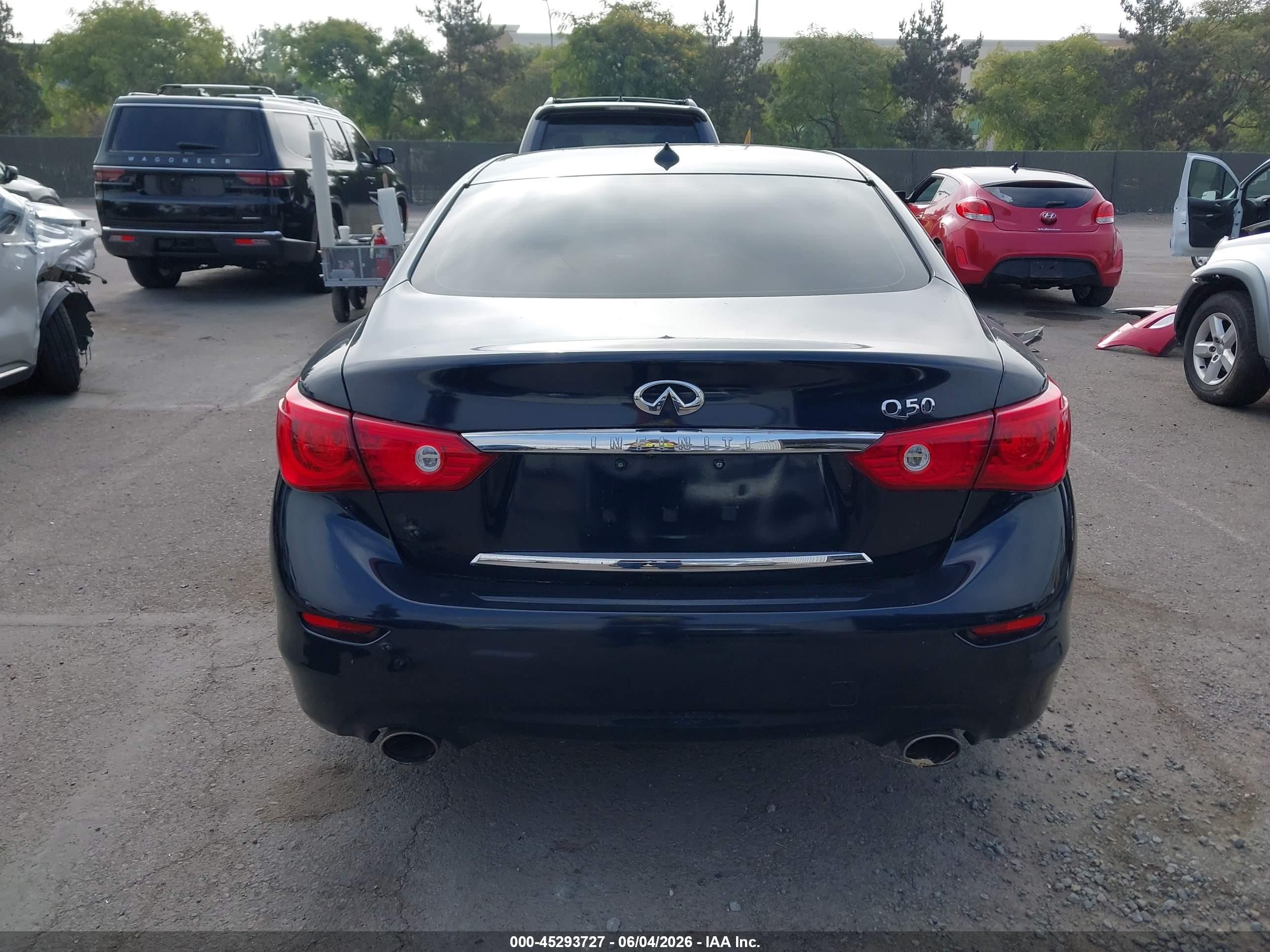 2015 Infiniti Q50 Premium Dark Blue vin: JN1BV7AP5FM354695