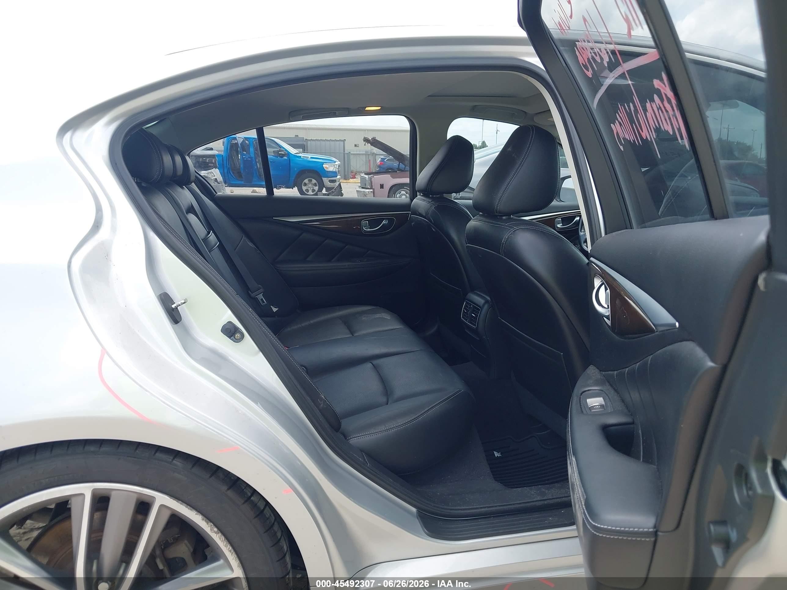 2014 Infiniti Q50 Premium Silver vin: JN1BV7AP6EM688278