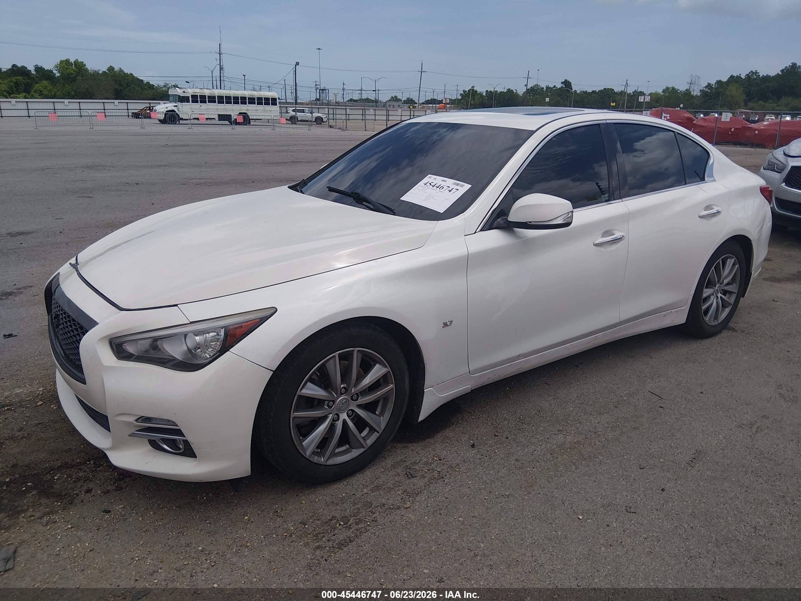 2014 Infiniti Q50 Premium White vin: JN1BV7AP6EM688832