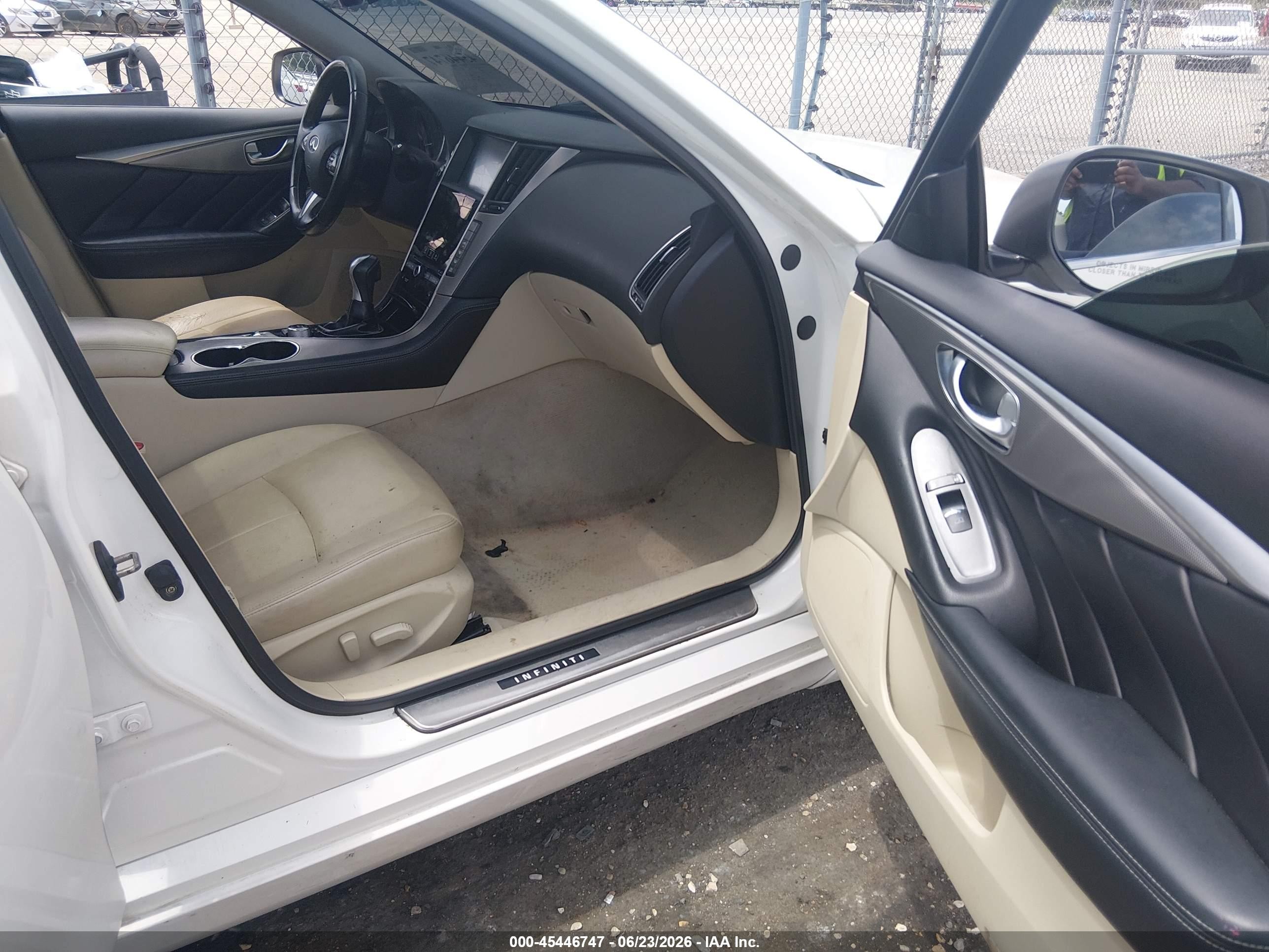 2014 Infiniti Q50 Premium White vin: JN1BV7AP6EM688832