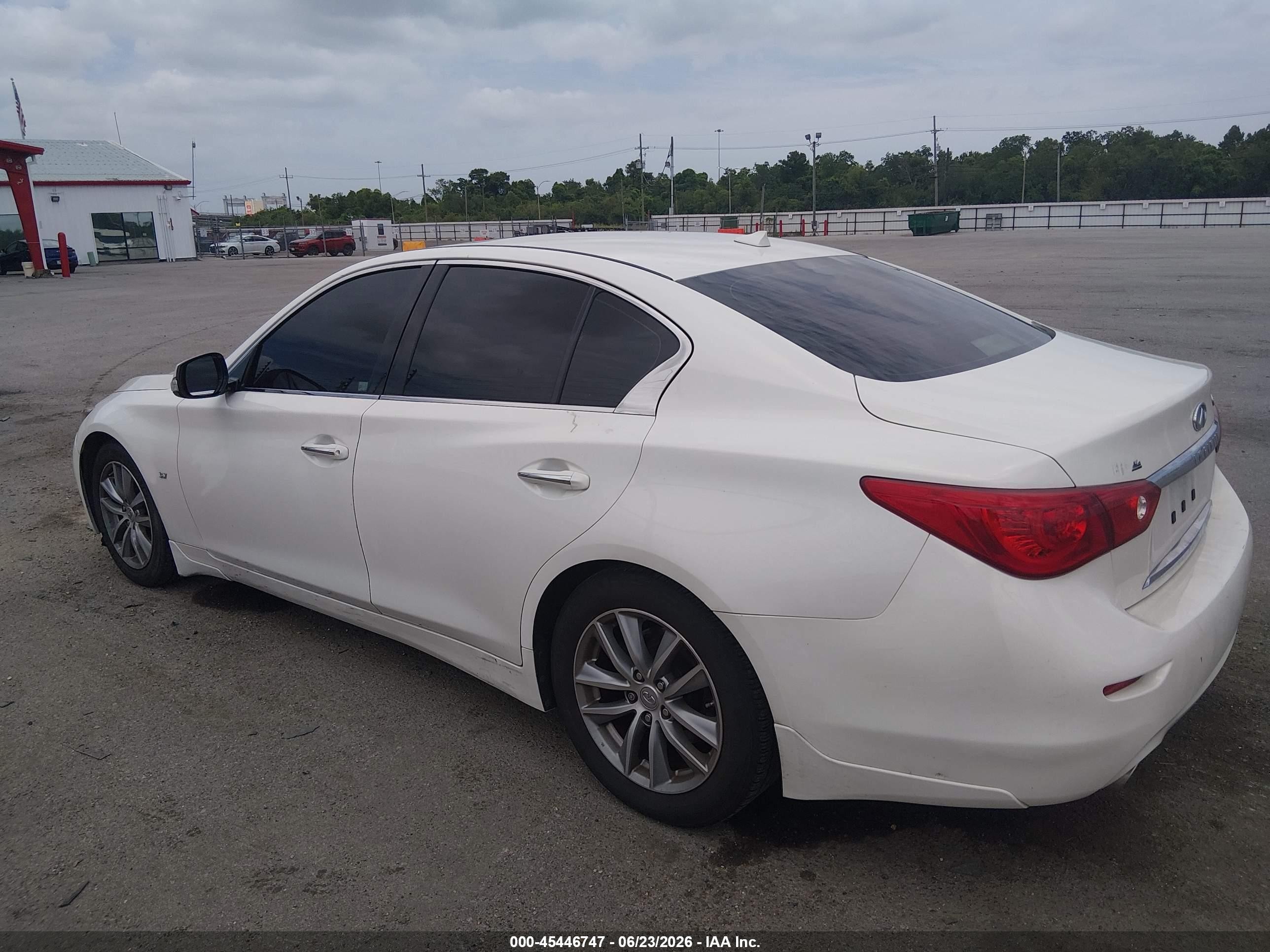 2014 Infiniti Q50 Premium White vin: JN1BV7AP6EM688832