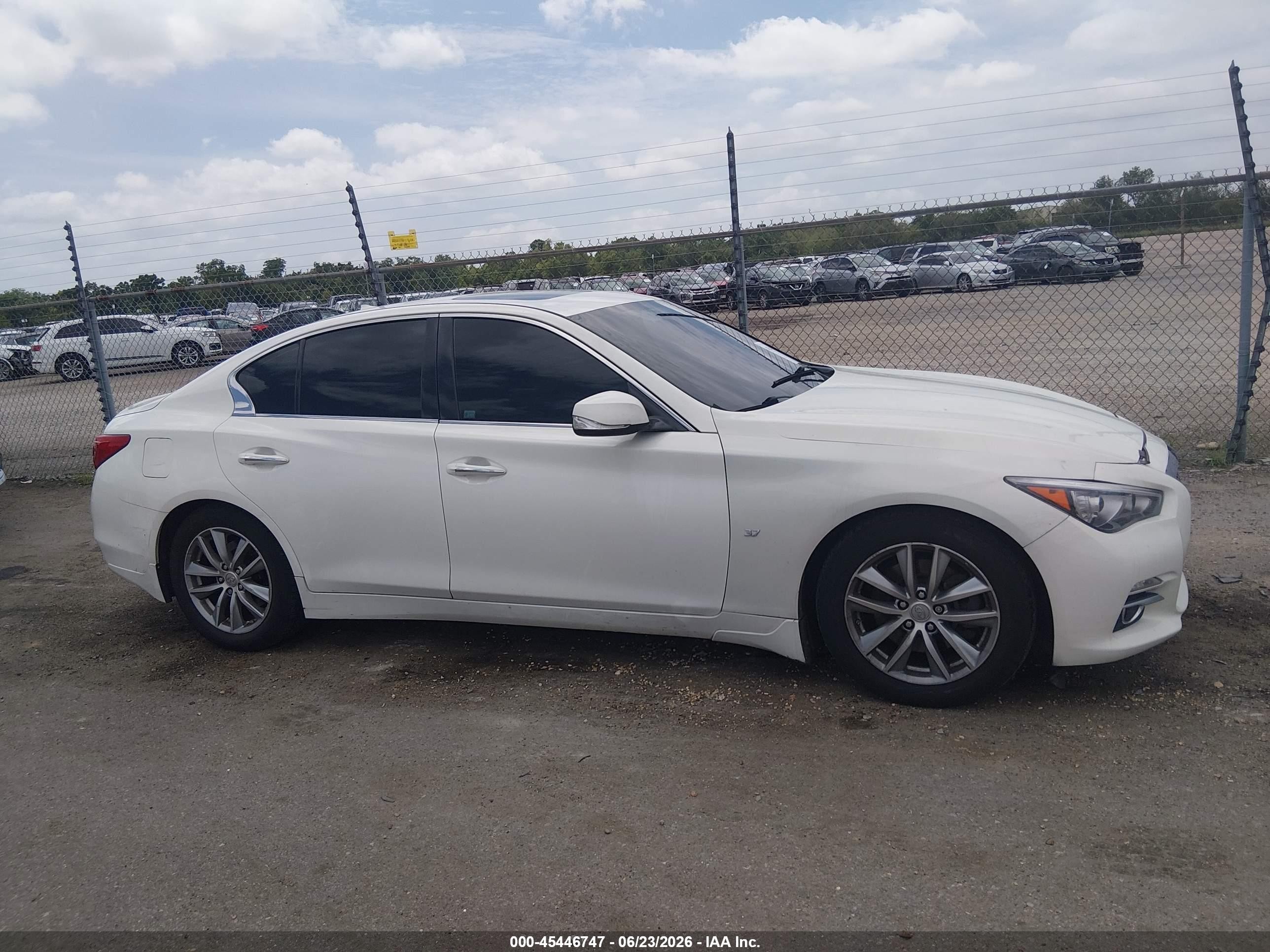 2014 Infiniti Q50 Premium White vin: JN1BV7AP6EM688832