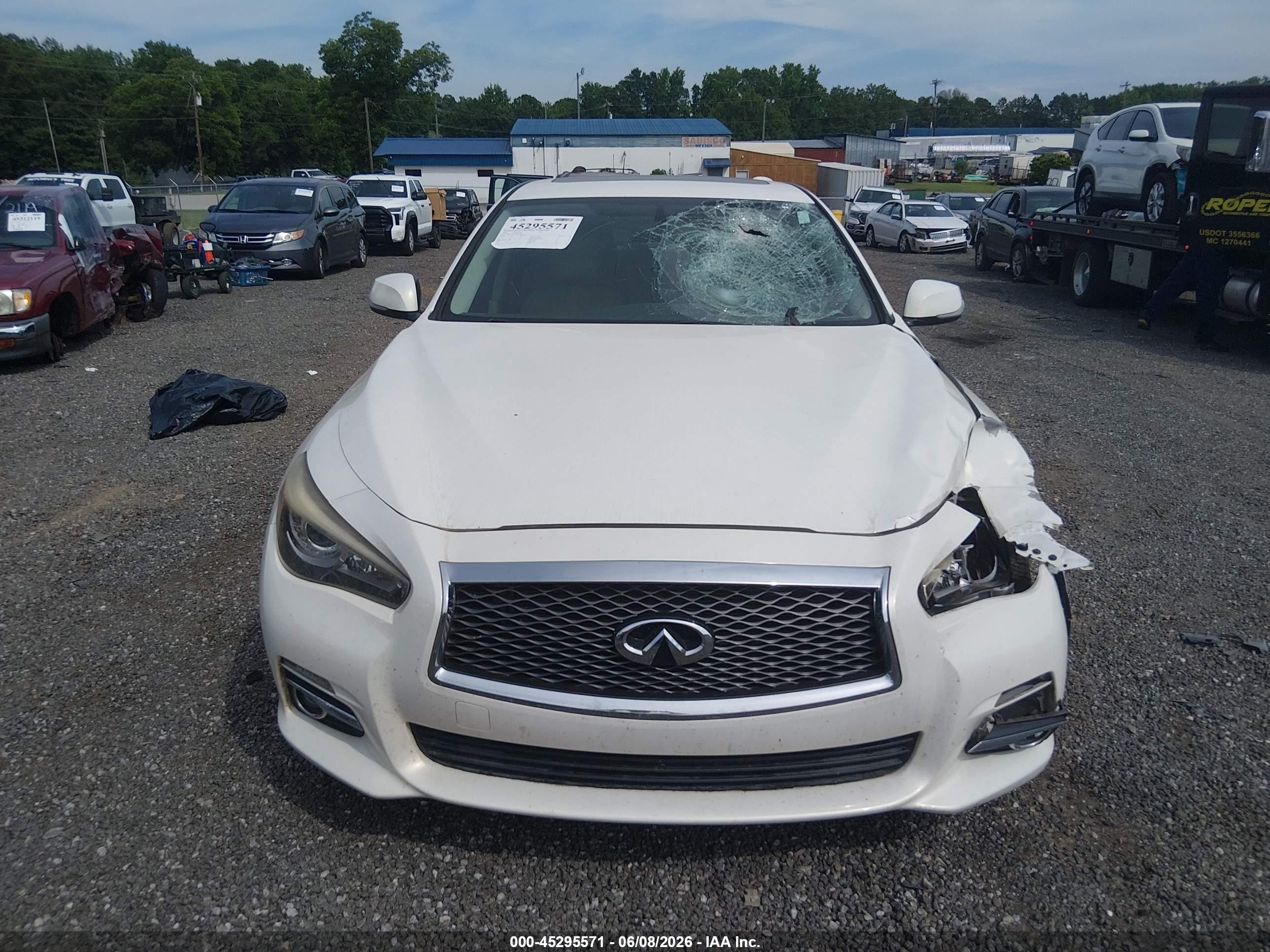 2014 Infiniti Q50 Premium White vin: JN1BV7AP6EM691455