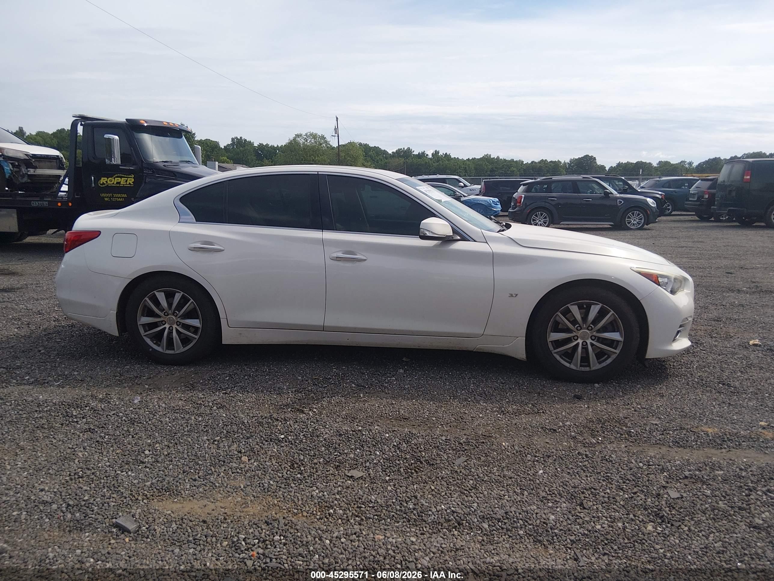 2014 Infiniti Q50 Premium White vin: JN1BV7AP6EM691455