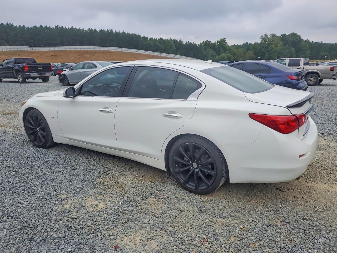 2015 Infiniti Q50 Base White vin: JN1BV7AP6FM335282