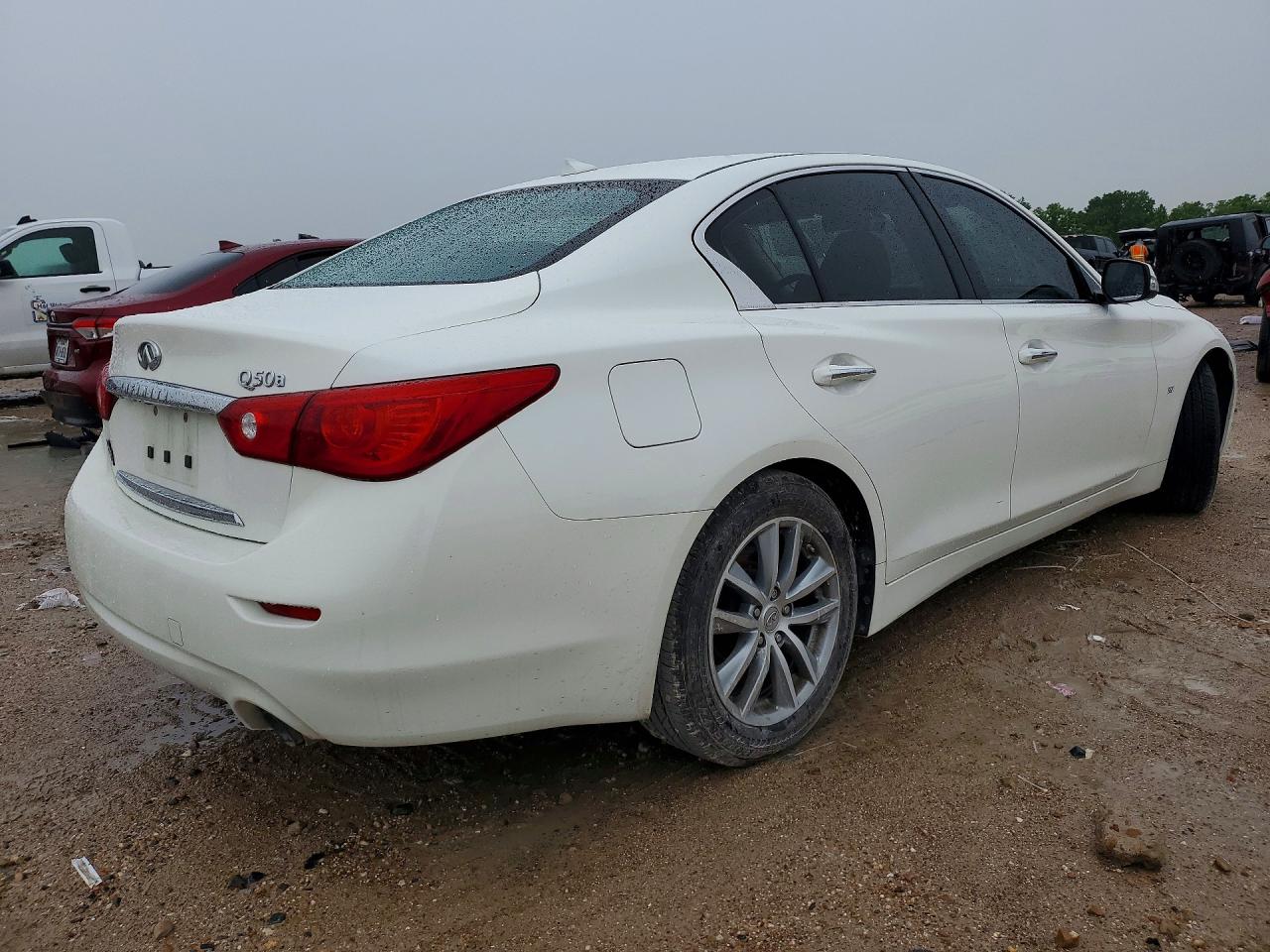 2015 Infiniti Q50 Base White vin: JN1BV7AP6FM338974