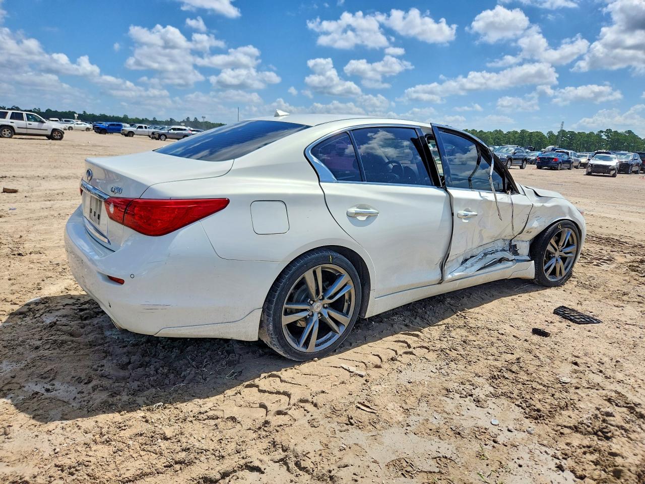 2015 Infiniti Q50 White vin: JN1BV7AP6FM349263