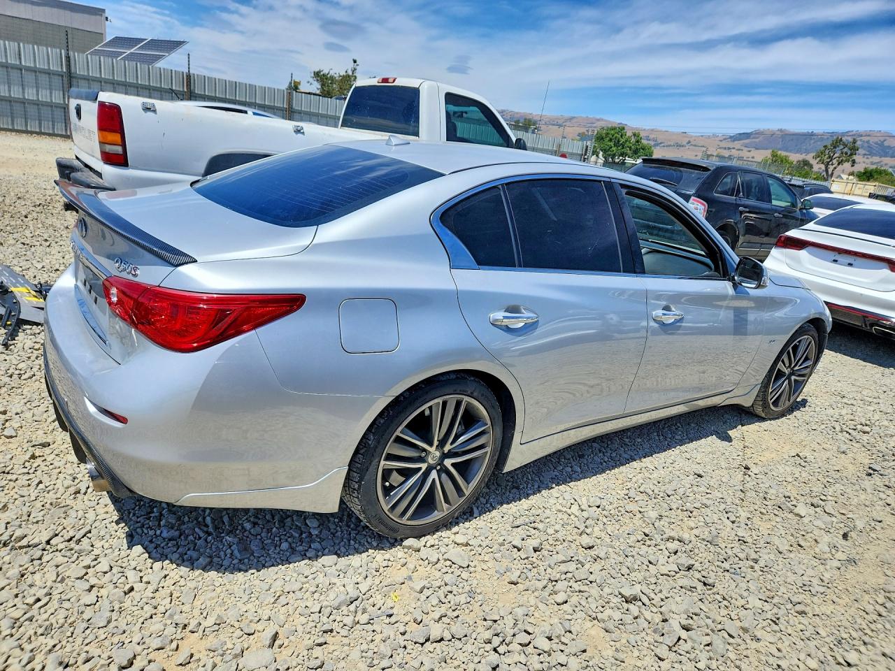 2015 Infiniti Q50 Sport Серебряный vin: JN1BV7AP6FM350106