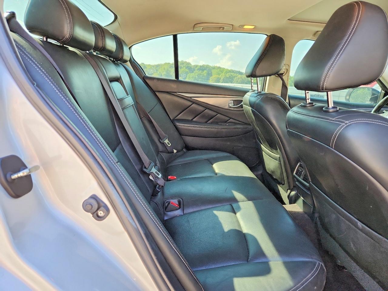 2015 Infiniti Q50 Premium Silver vin: JN1BV7AP6FM357573