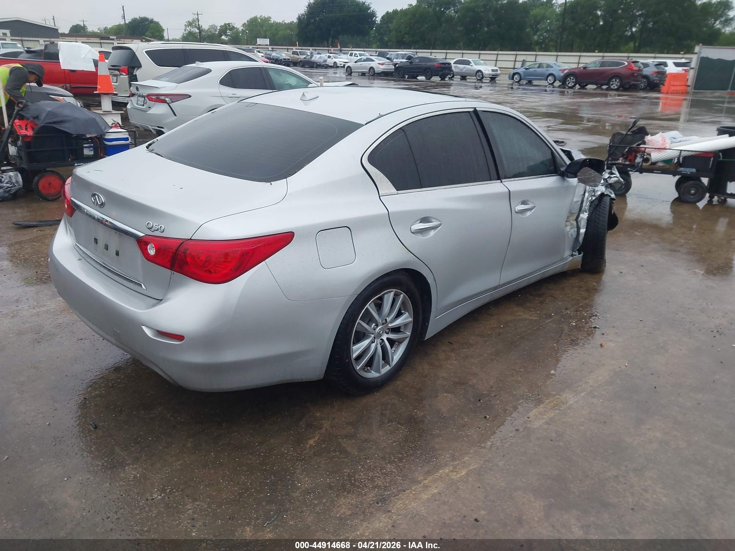 2015 Infiniti Q50 Premium Серебряный vin: JN1BV7AP6FM359095