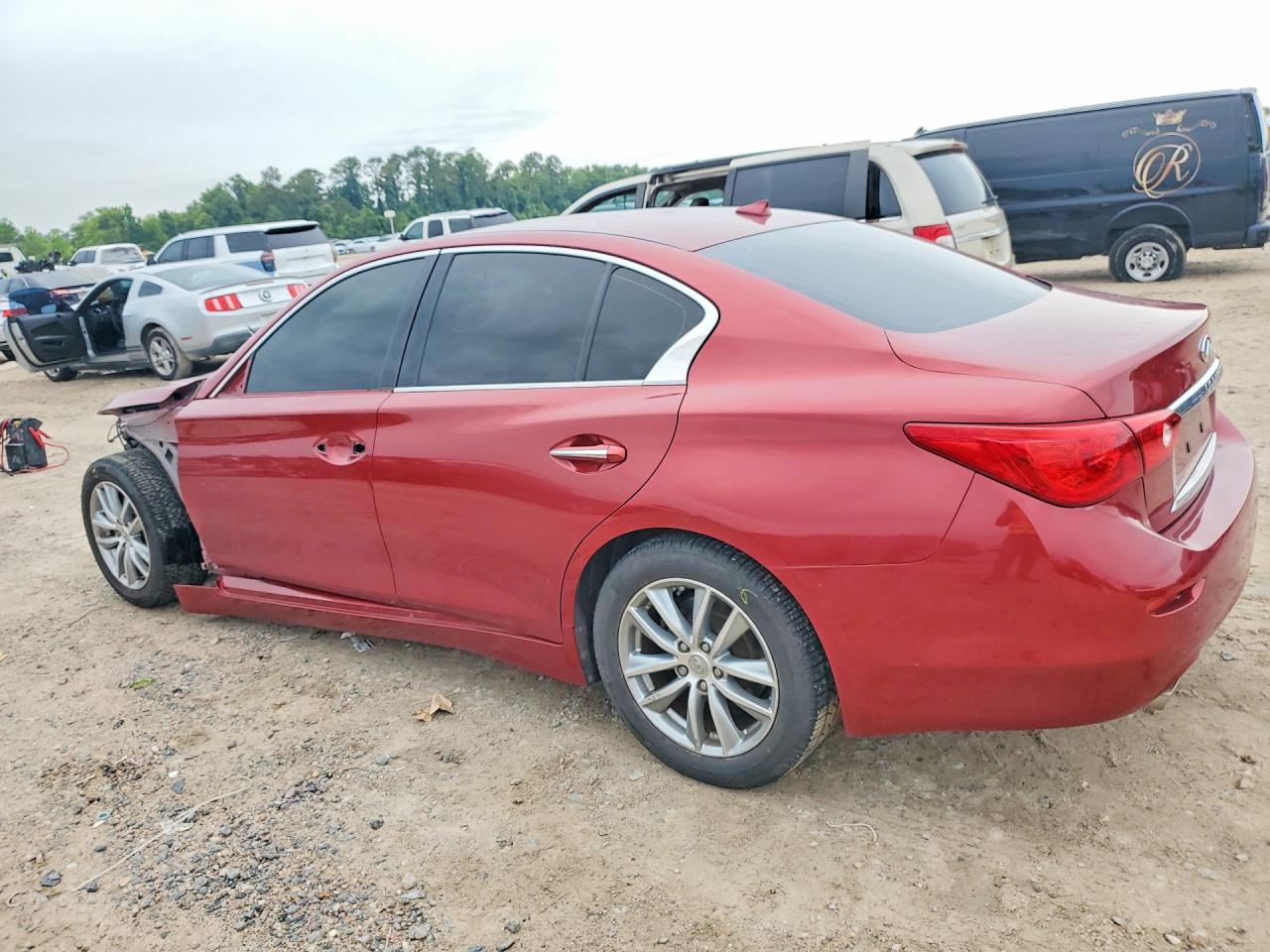 2014 Infiniti Q50 Base Red vin: JN1BV7AP7EM672932
