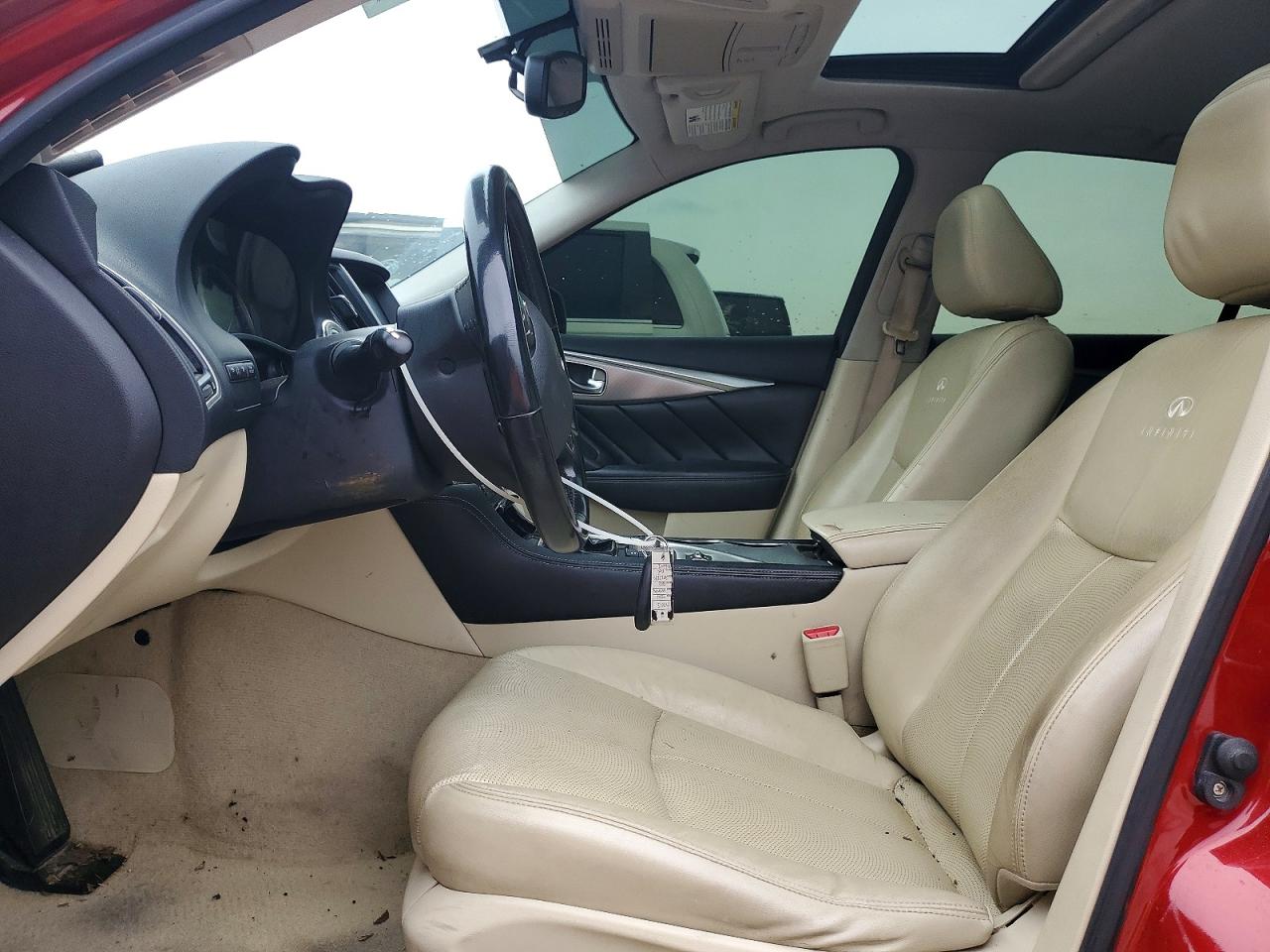2014 Infiniti Q50 Base Red vin: JN1BV7AP7EM672932