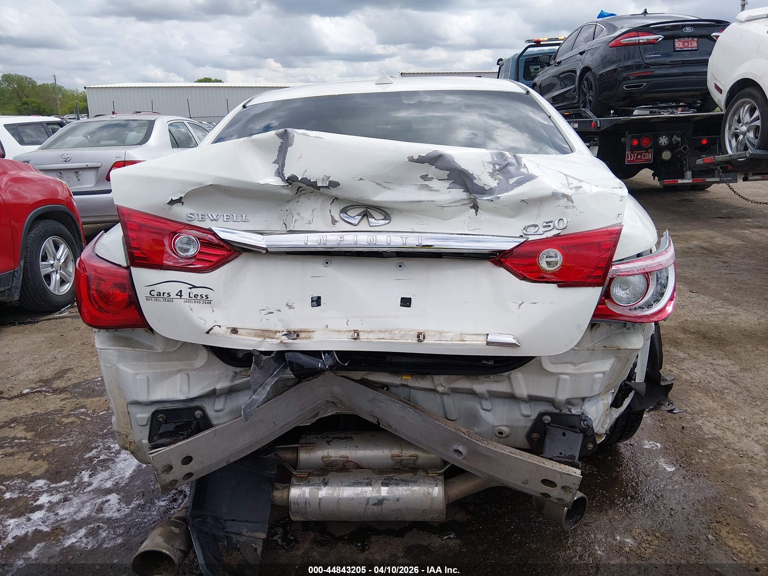 2014 Infiniti Q50 Premium Белый vin: JN1BV7AP7EM673918