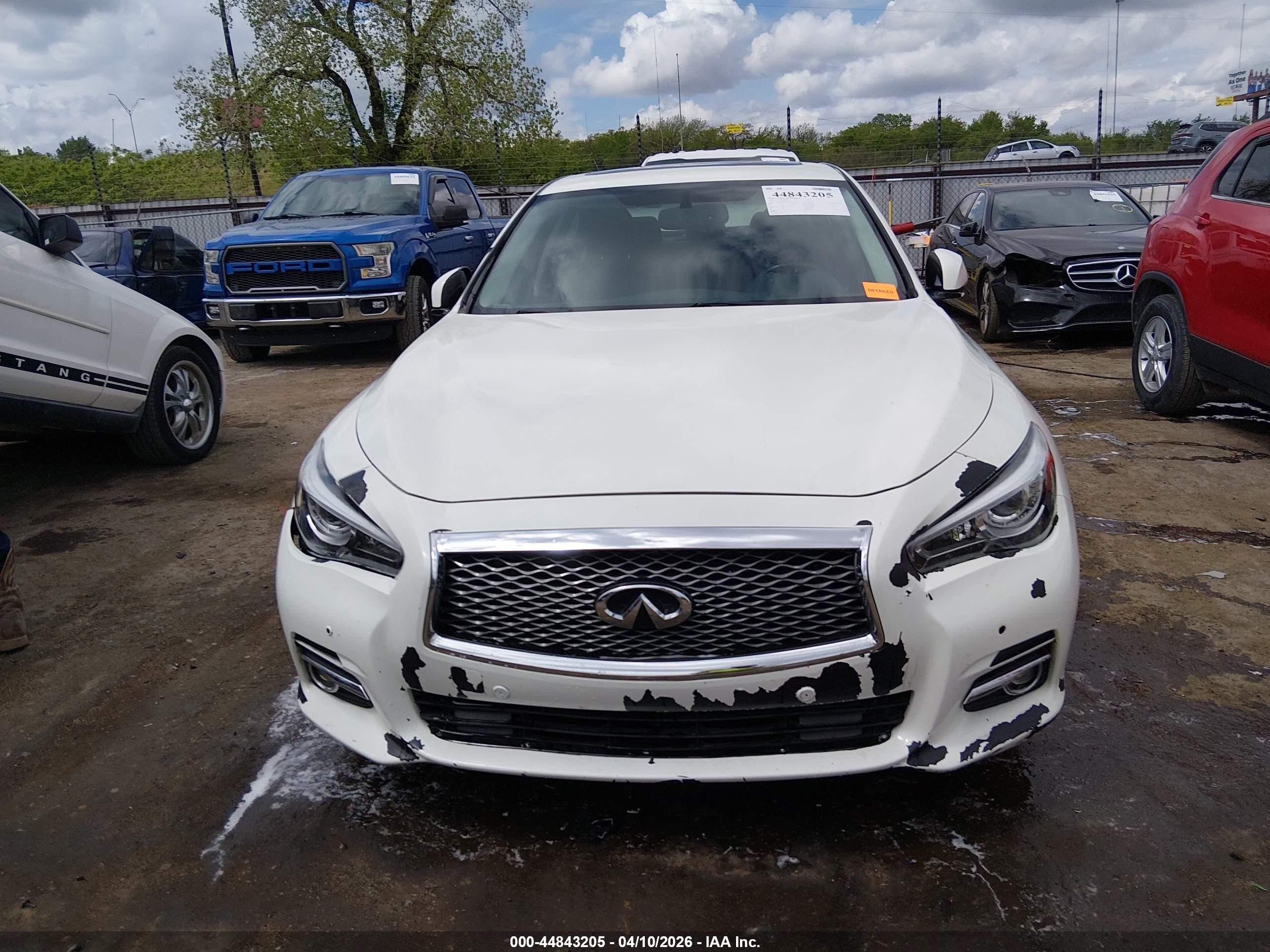 2014 Infiniti Q50 Premium Белый vin: JN1BV7AP7EM673918