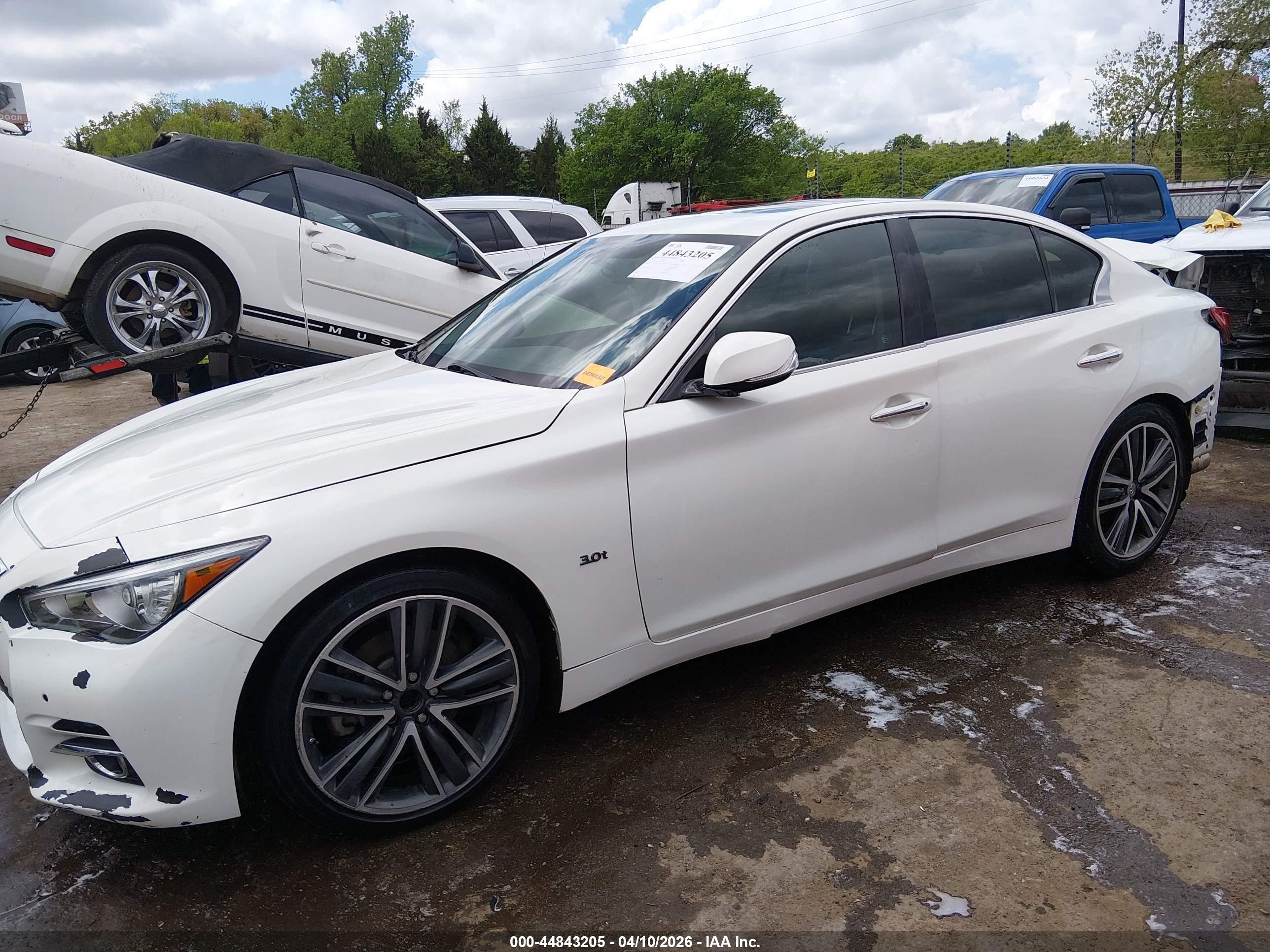 2014 Infiniti Q50 Premium Белый vin: JN1BV7AP7EM673918