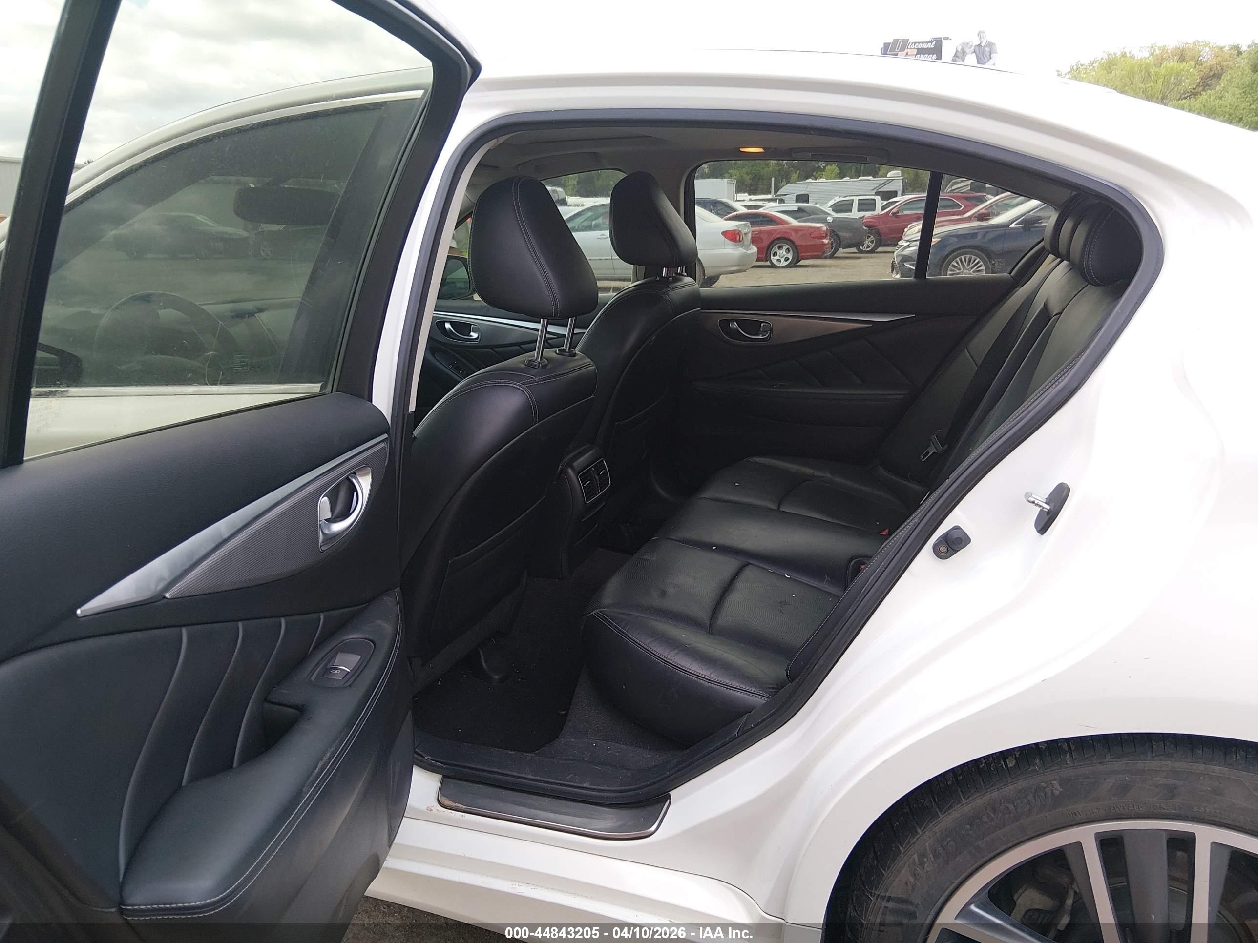 2014 Infiniti Q50 Premium Белый vin: JN1BV7AP7EM673918