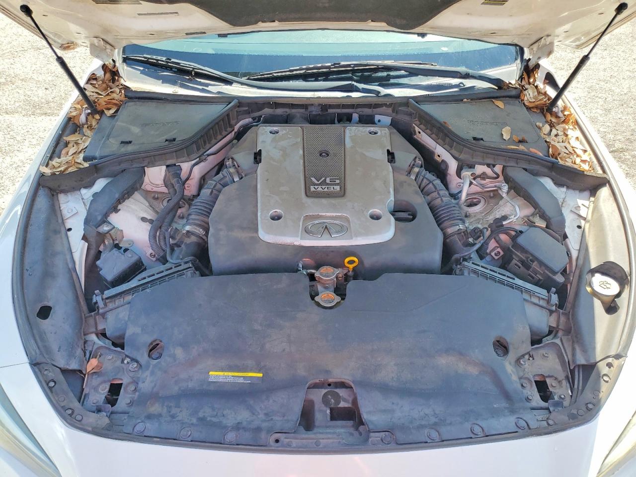 2014 Infiniti Q50 Base White vin: JN1BV7AP7EM674938