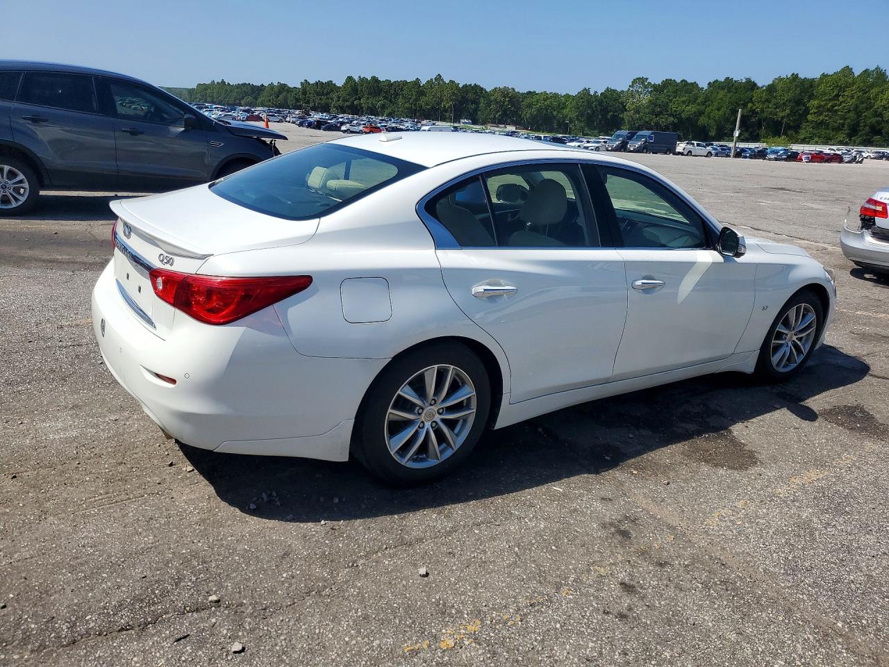 2014 Infiniti Q50 Base White vin: JN1BV7AP7EM674938