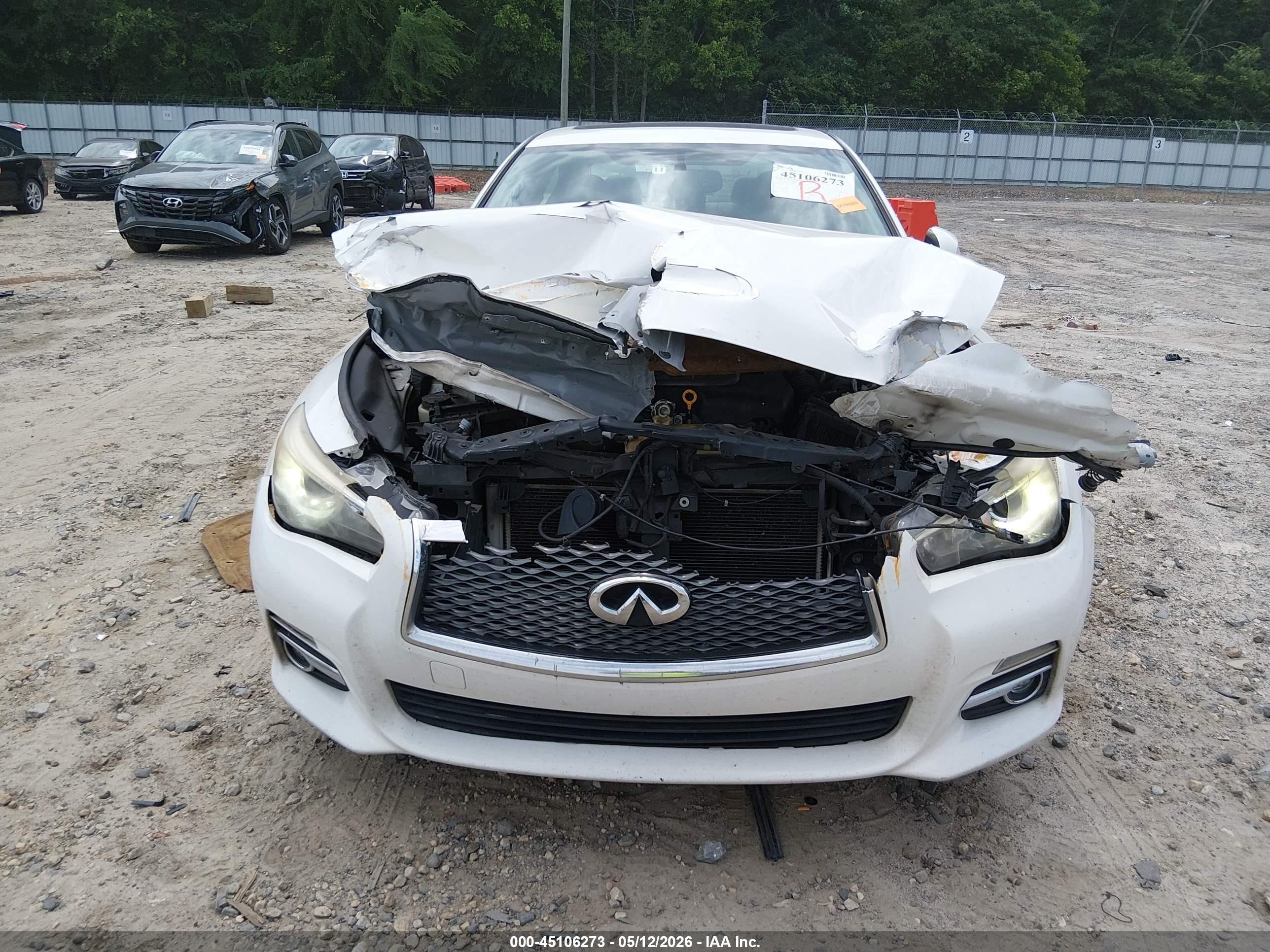 2014 Infiniti Q50 Premium/sport White vin: JN1BV7AP7EM686121