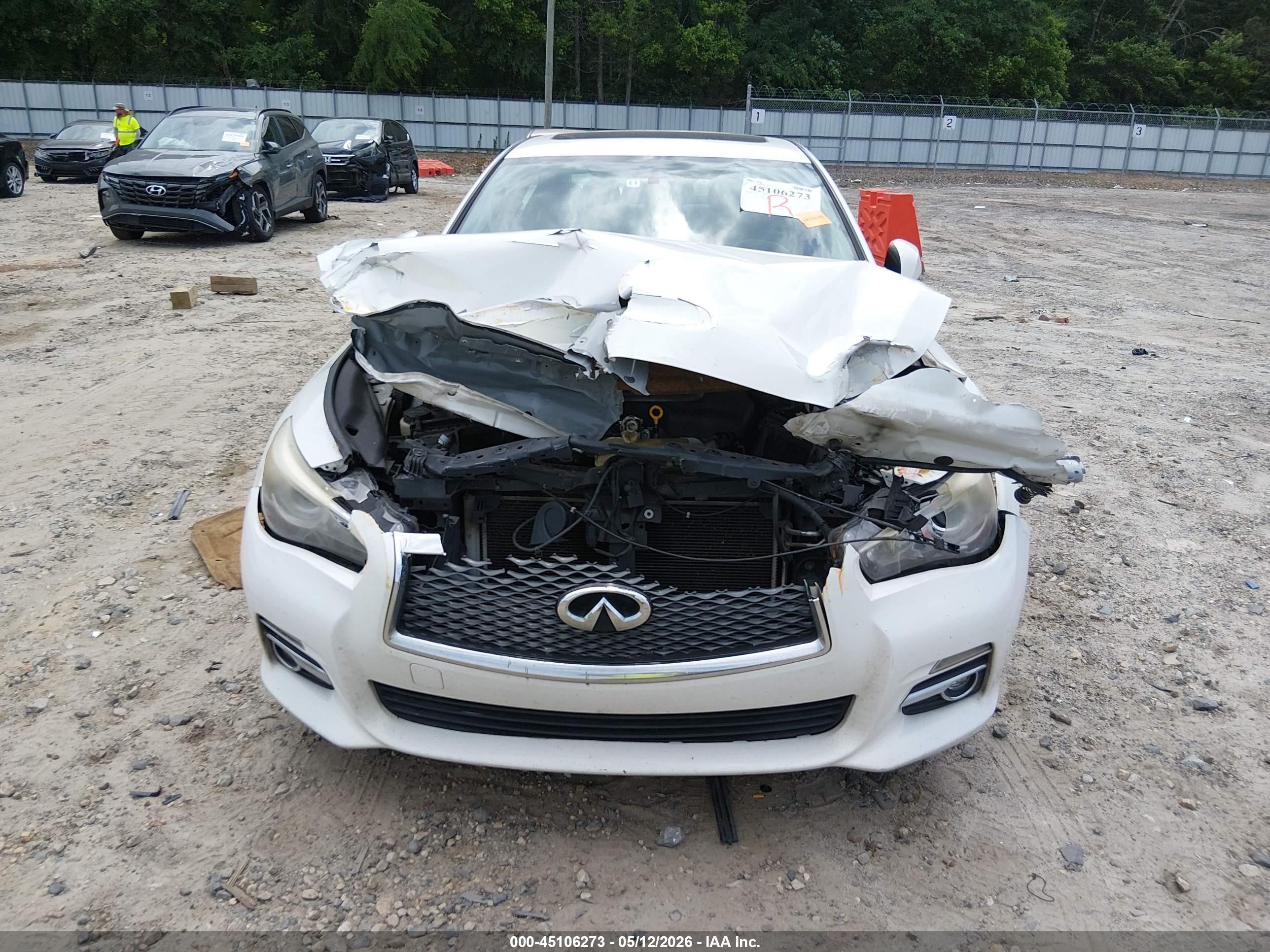 2014 Infiniti Q50 Premium/sport White vin: JN1BV7AP7EM686121
