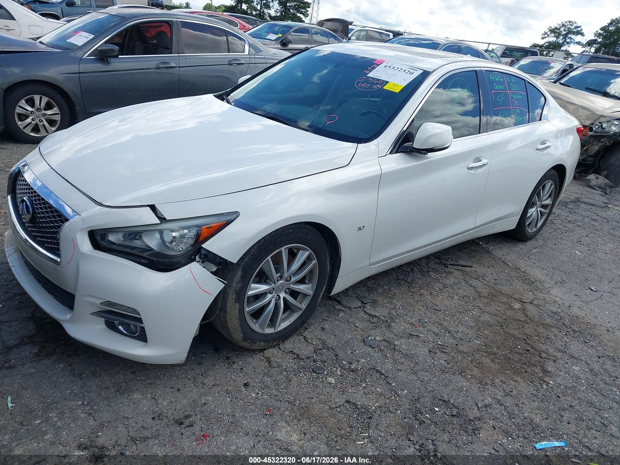 2014 Infiniti Q50 White vin: JN1BV7AP7EM688385