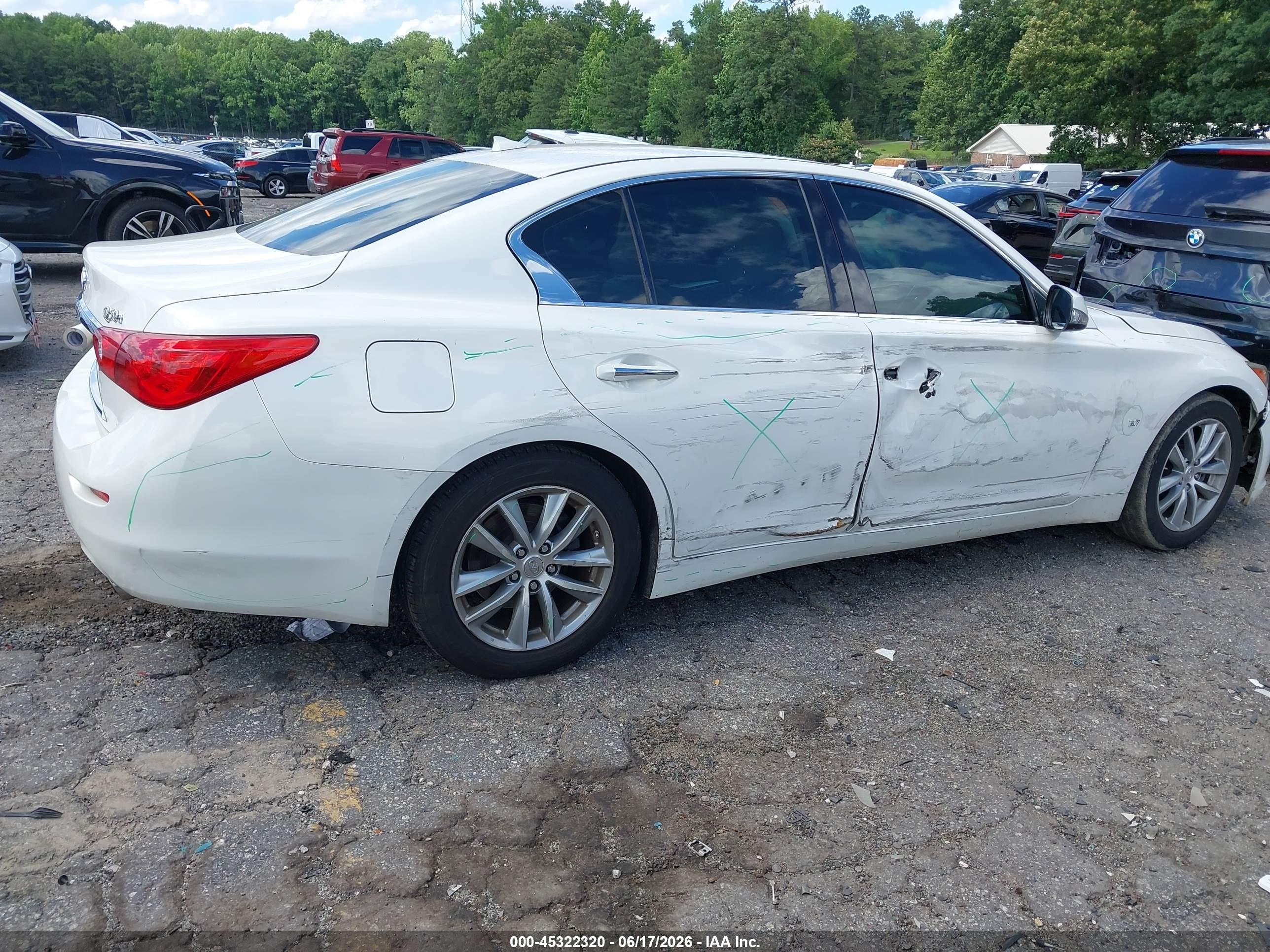 2014 Infiniti Q50 White vin: JN1BV7AP7EM688385