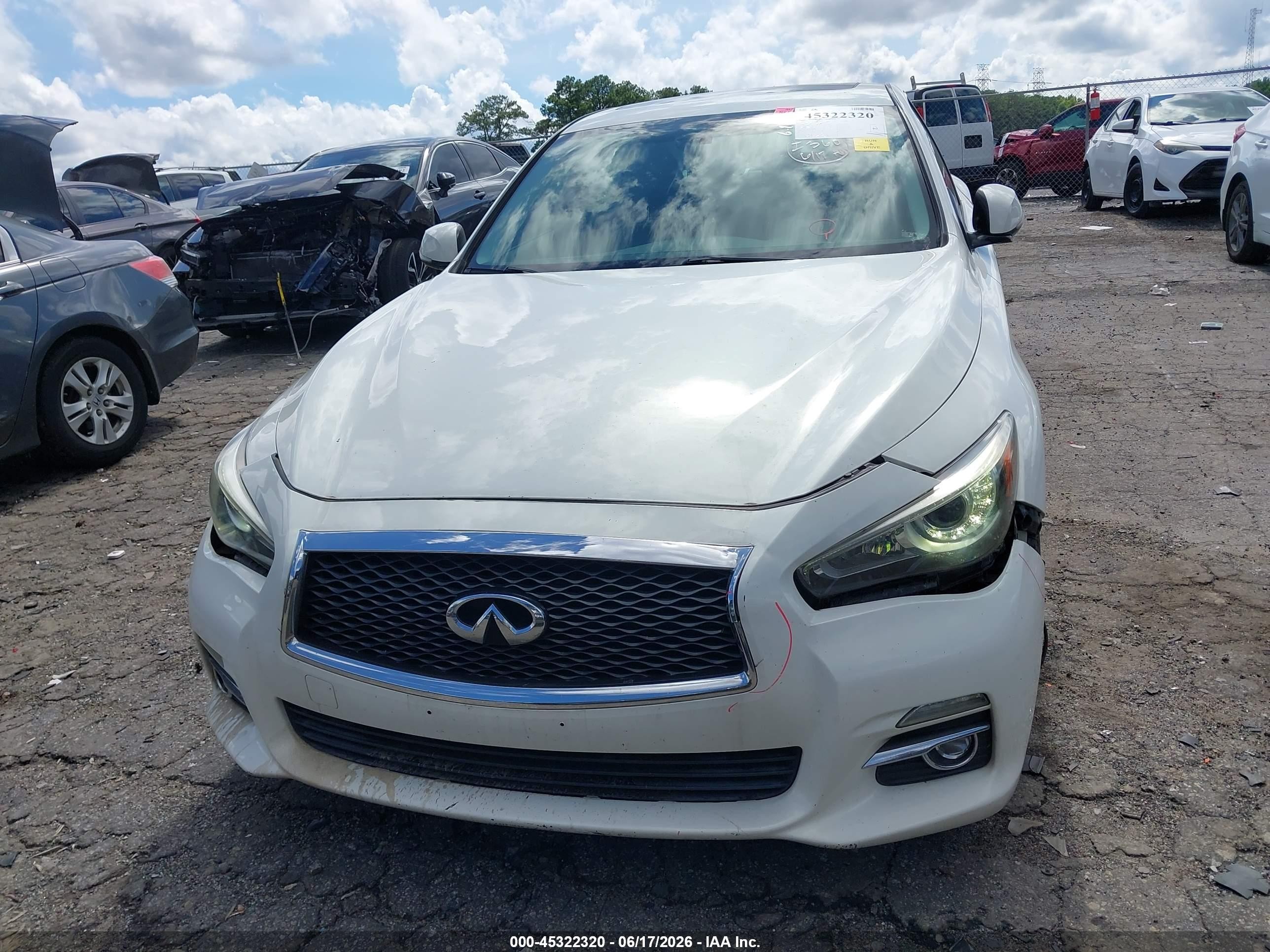 2014 Infiniti Q50 White vin: JN1BV7AP7EM688385