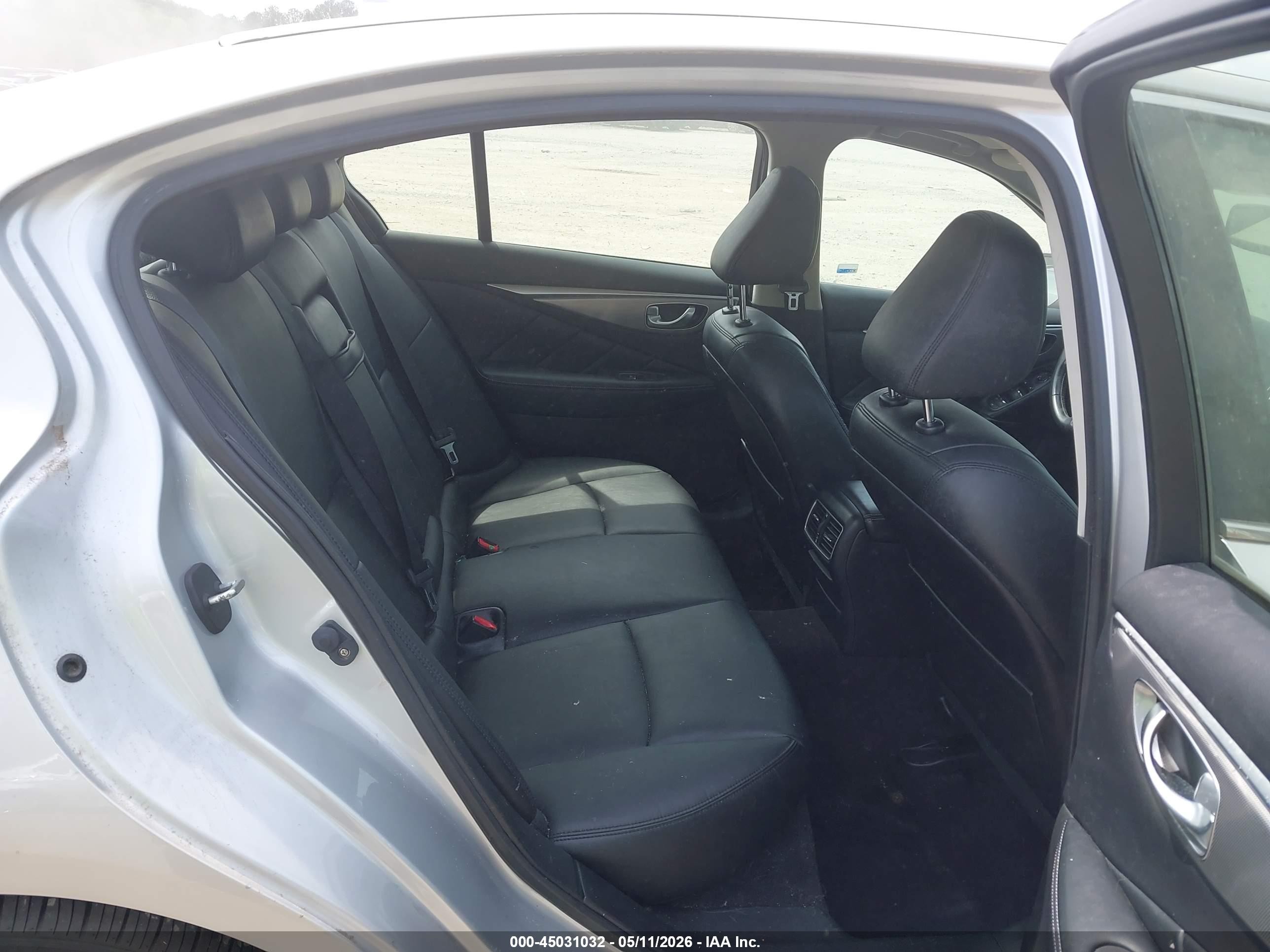 2014 Infiniti Q50 Premium Silver vin: JN1BV7AP7EM690587