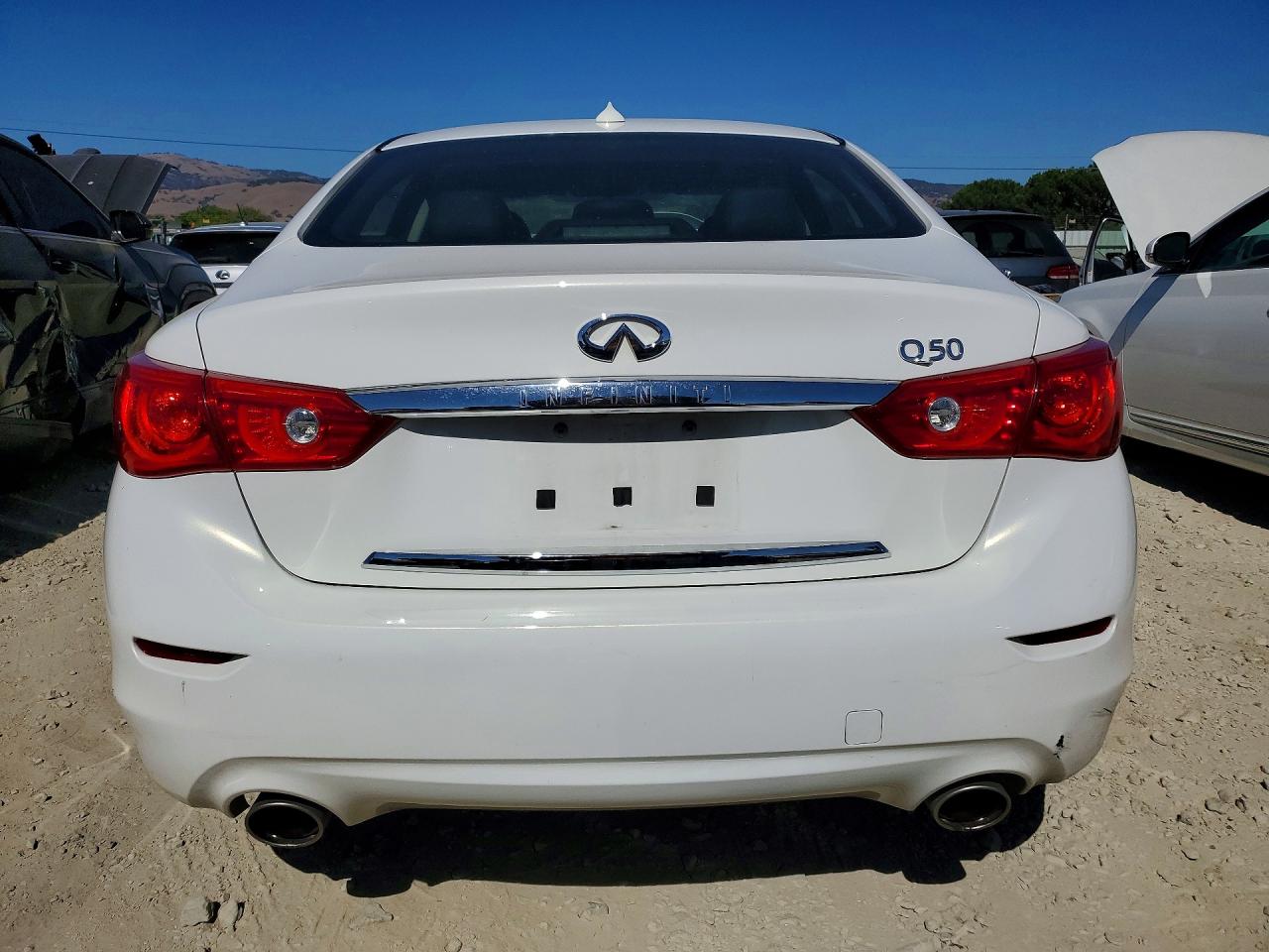 2014 Infiniti Q50 Premium White vin: JN1BV7AP7EM690847