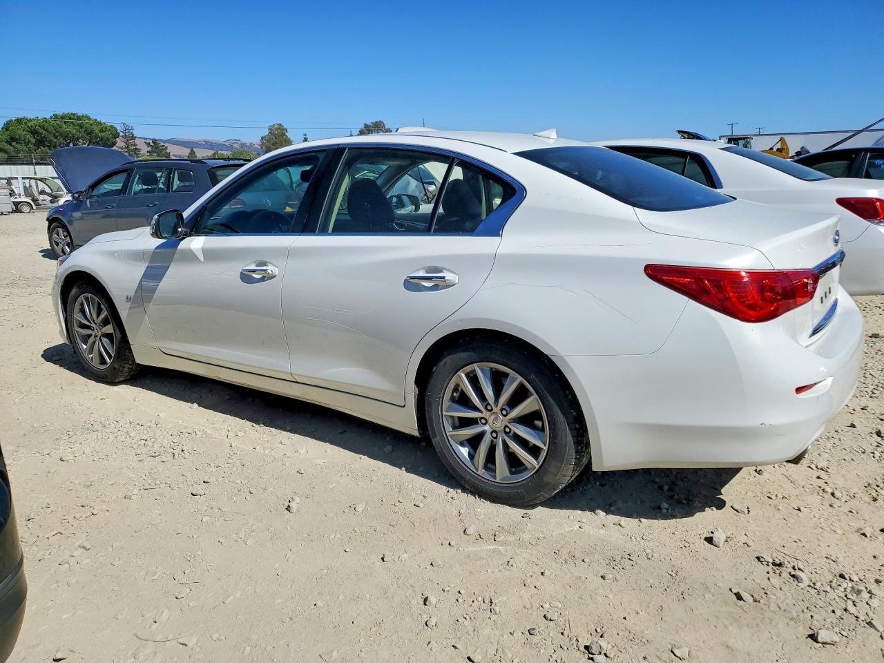 2014 Infiniti Q50 Premium White vin: JN1BV7AP7EM690847