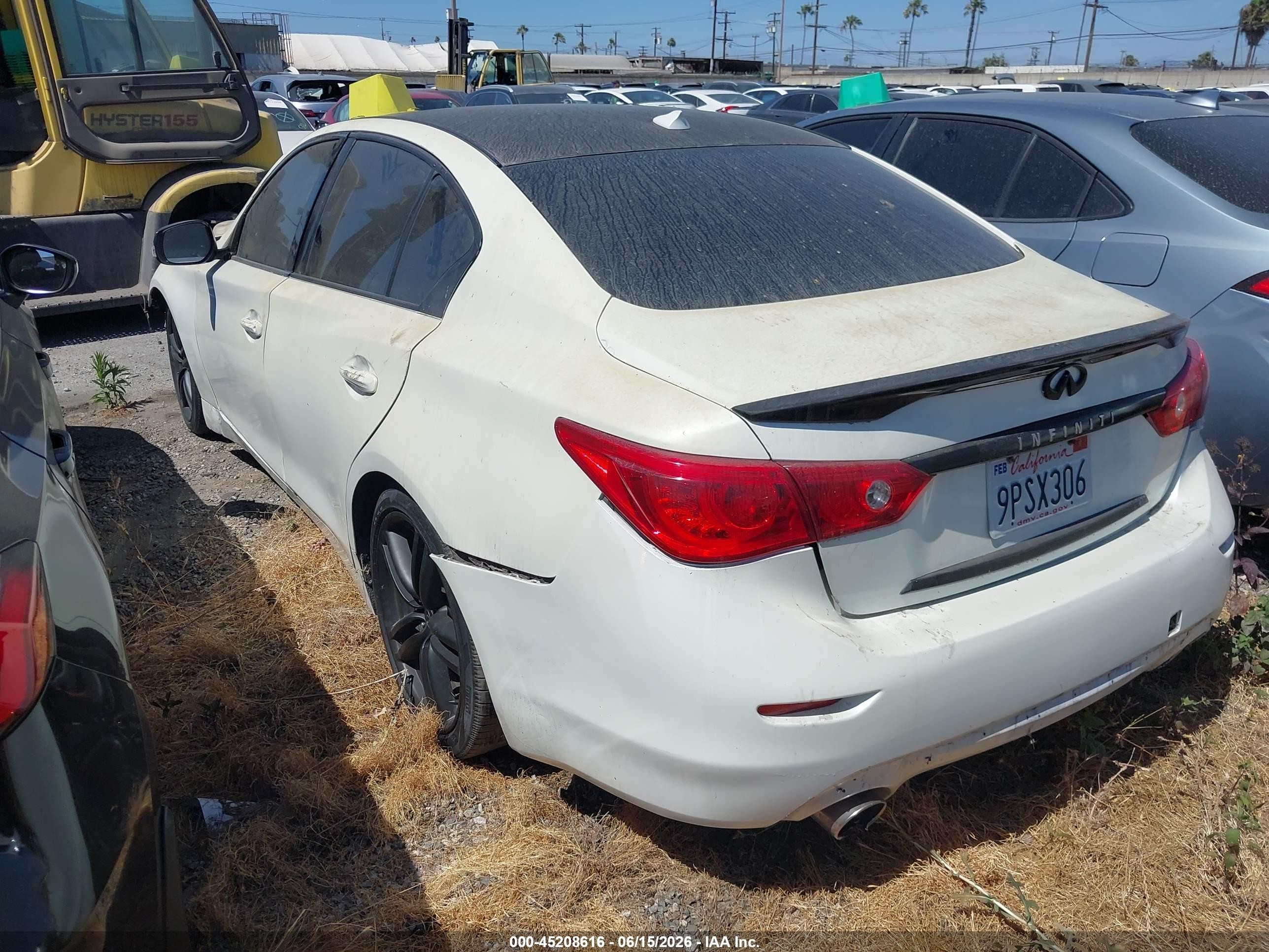 2015 Infiniti Q50 Premium White vin: JN1BV7AP7FM334433