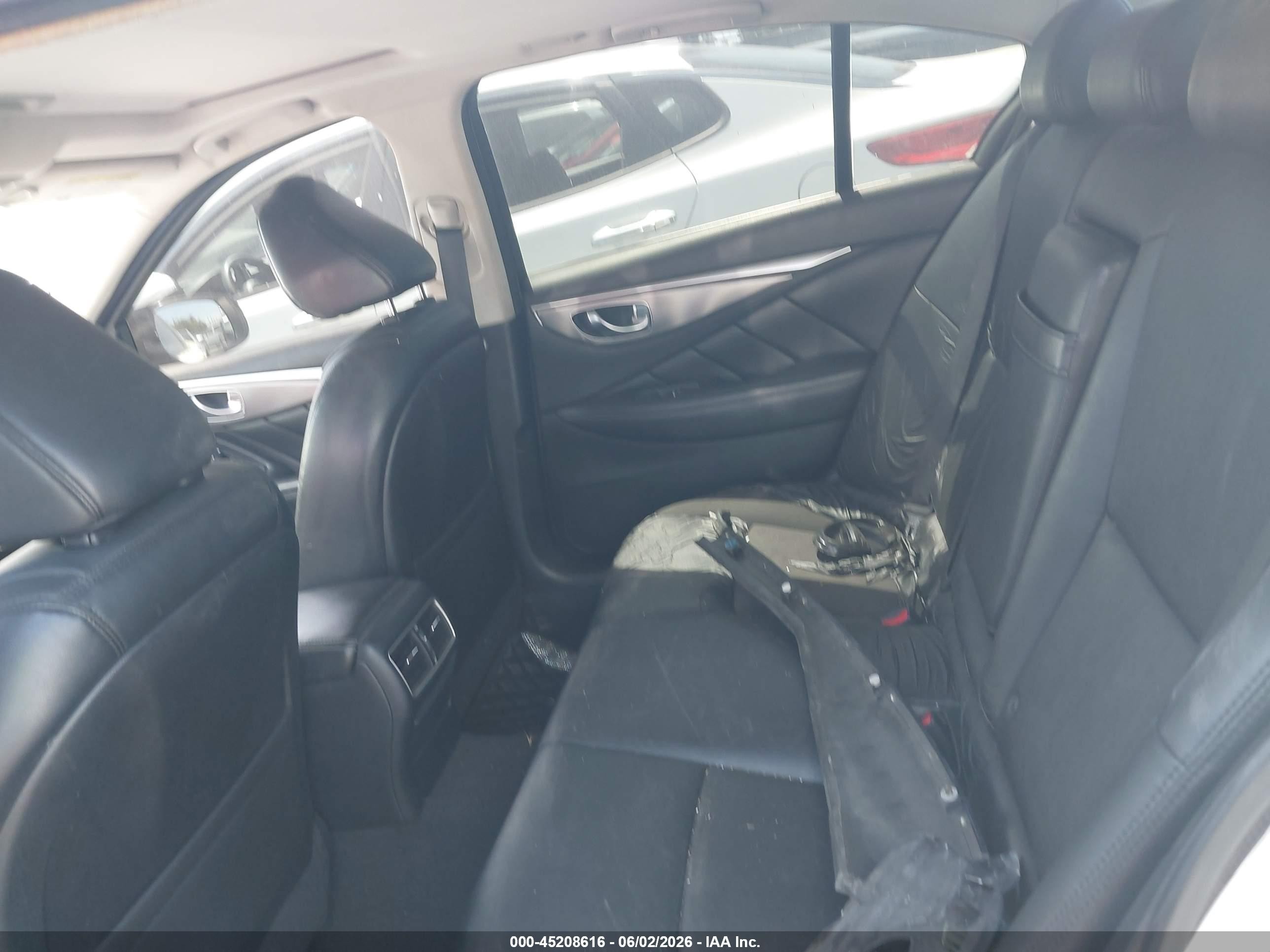 2015 Infiniti Q50 Premium White vin: JN1BV7AP7FM334433