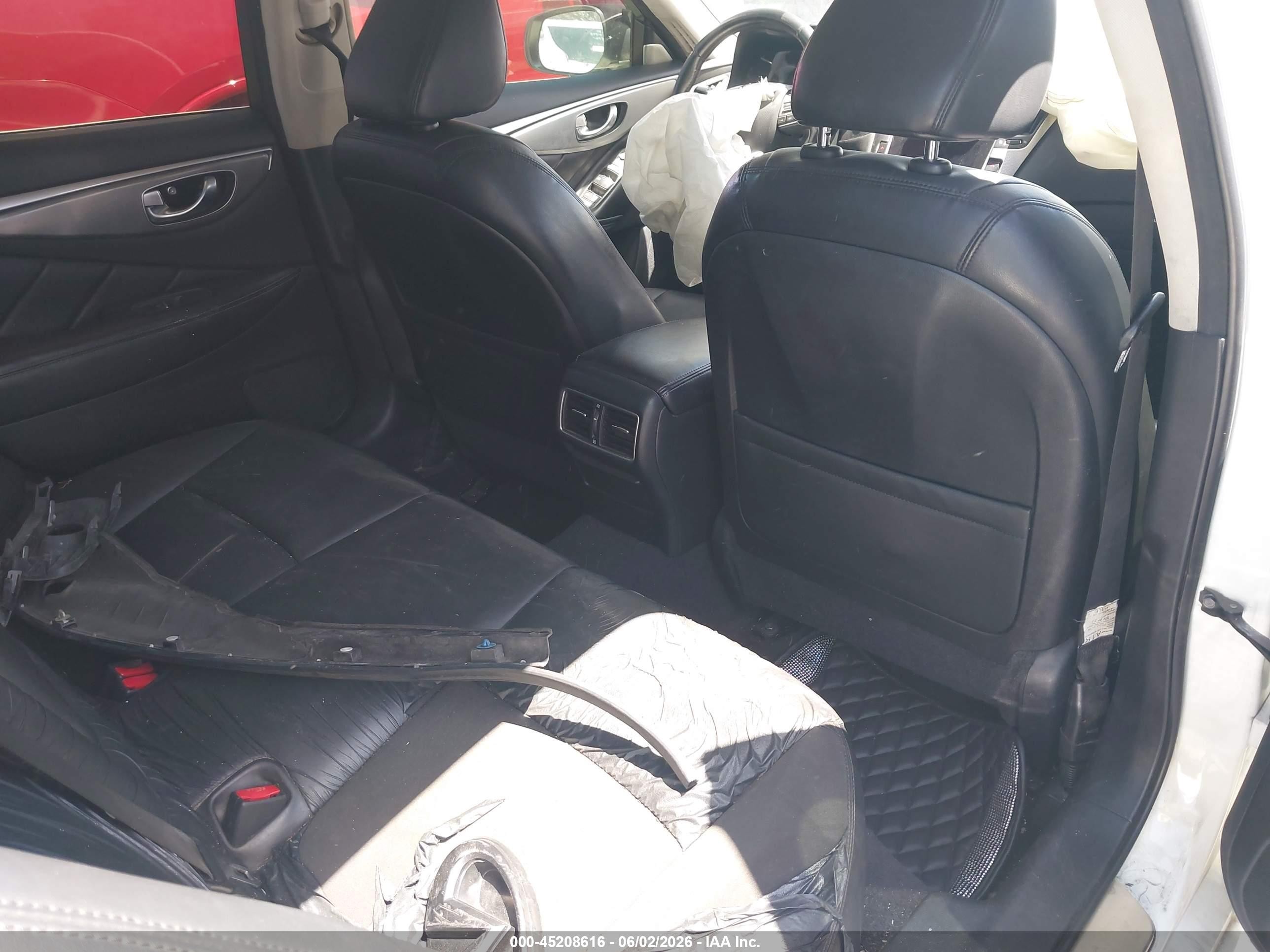 2015 Infiniti Q50 Premium White vin: JN1BV7AP7FM334433