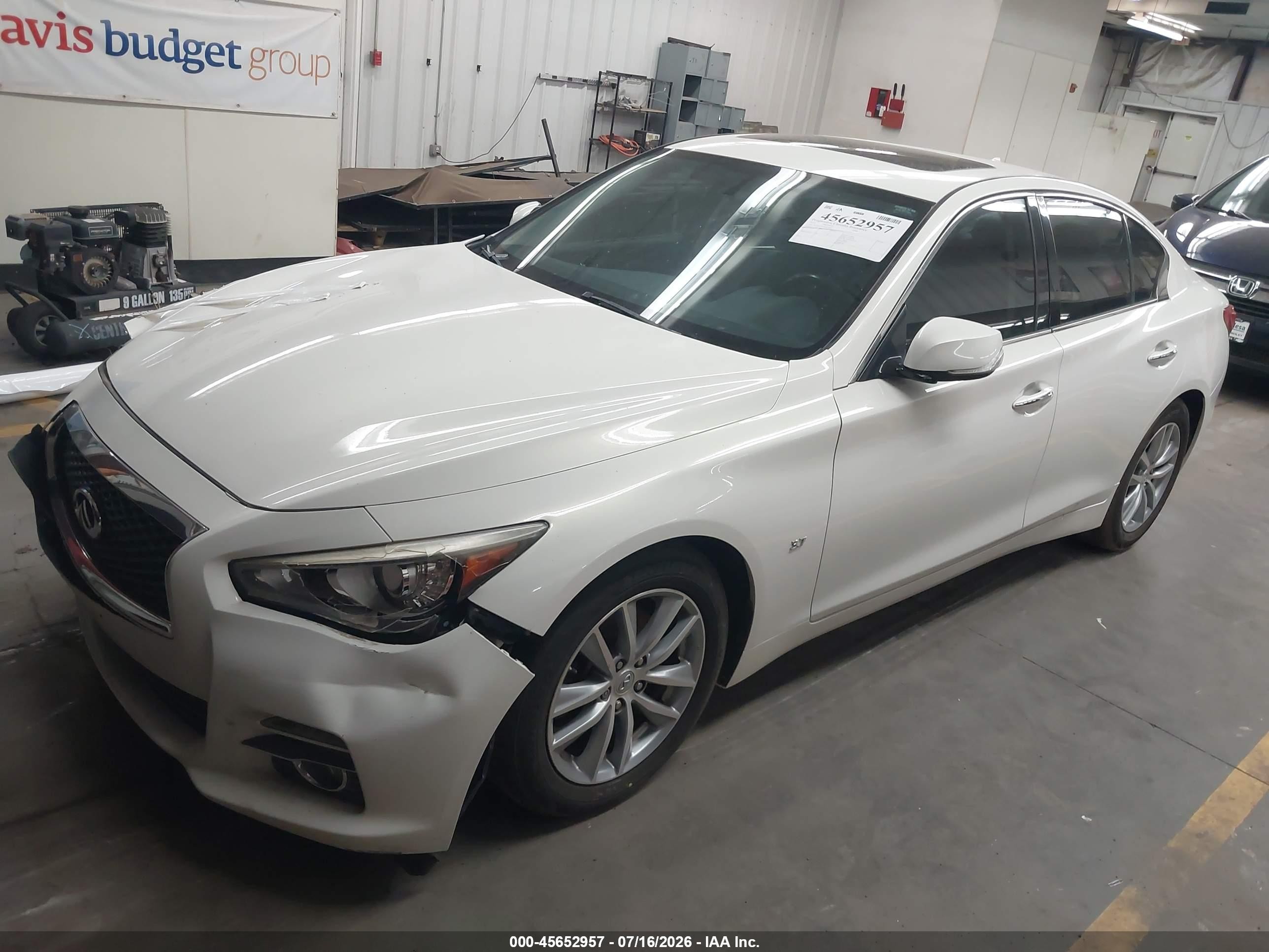 2015 Infiniti Q50 Premium White vin: JN1BV7AP7FM336697